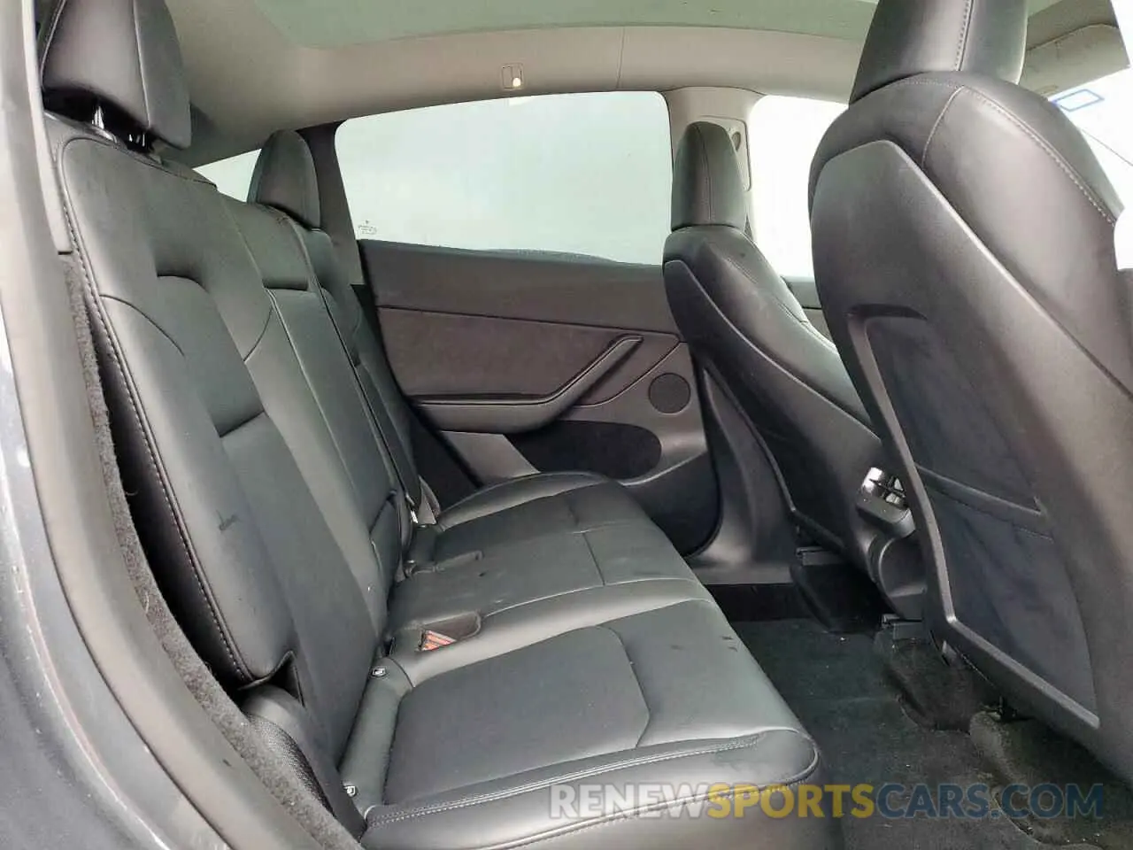10 Photograph of a damaged car 7SAYGDEE1PA042327 TESLA MODEL Y 2023