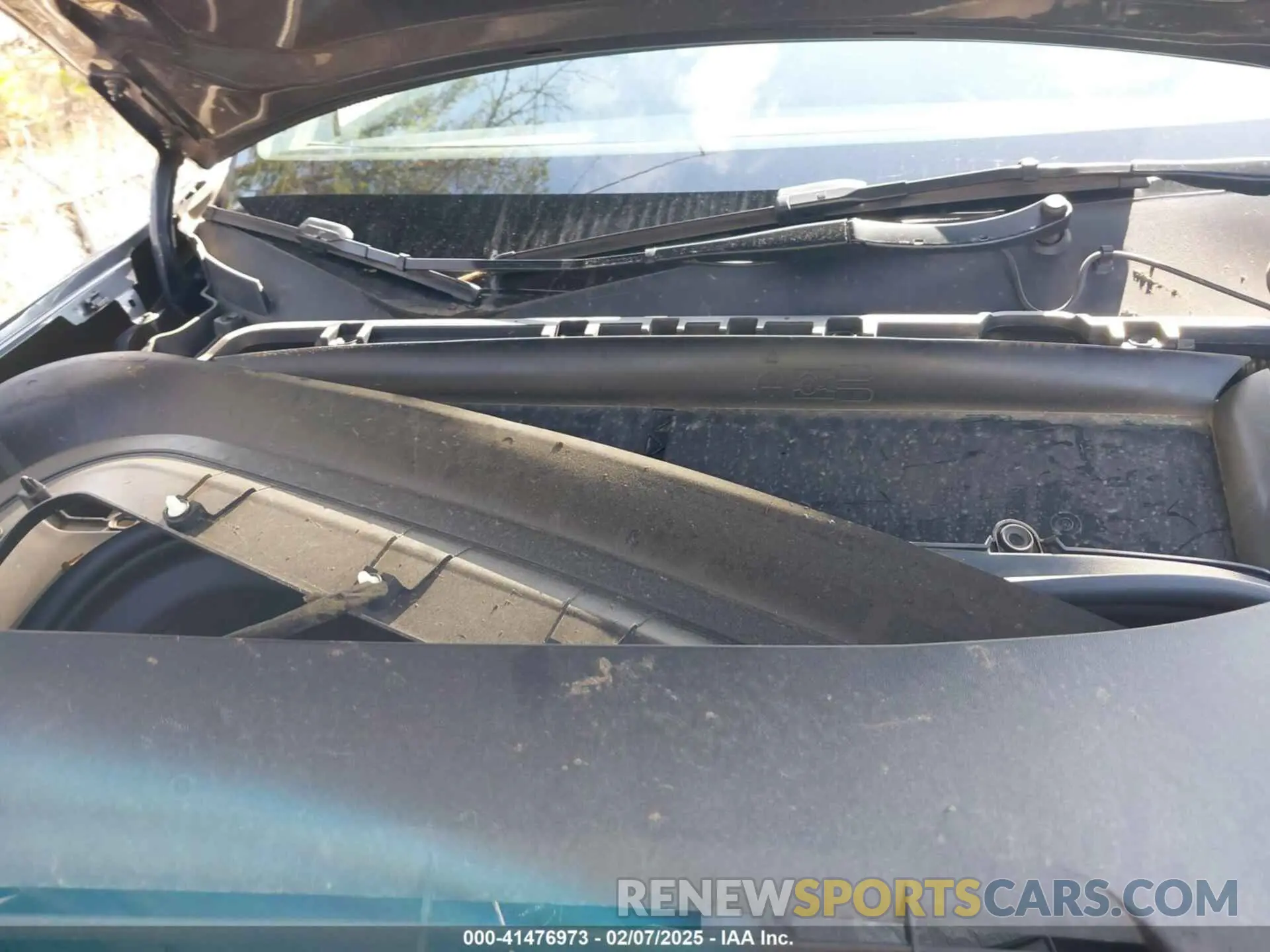 10 Photograph of a damaged car 7SAYGDEE1PA053215 TESLA MODEL Y 2023