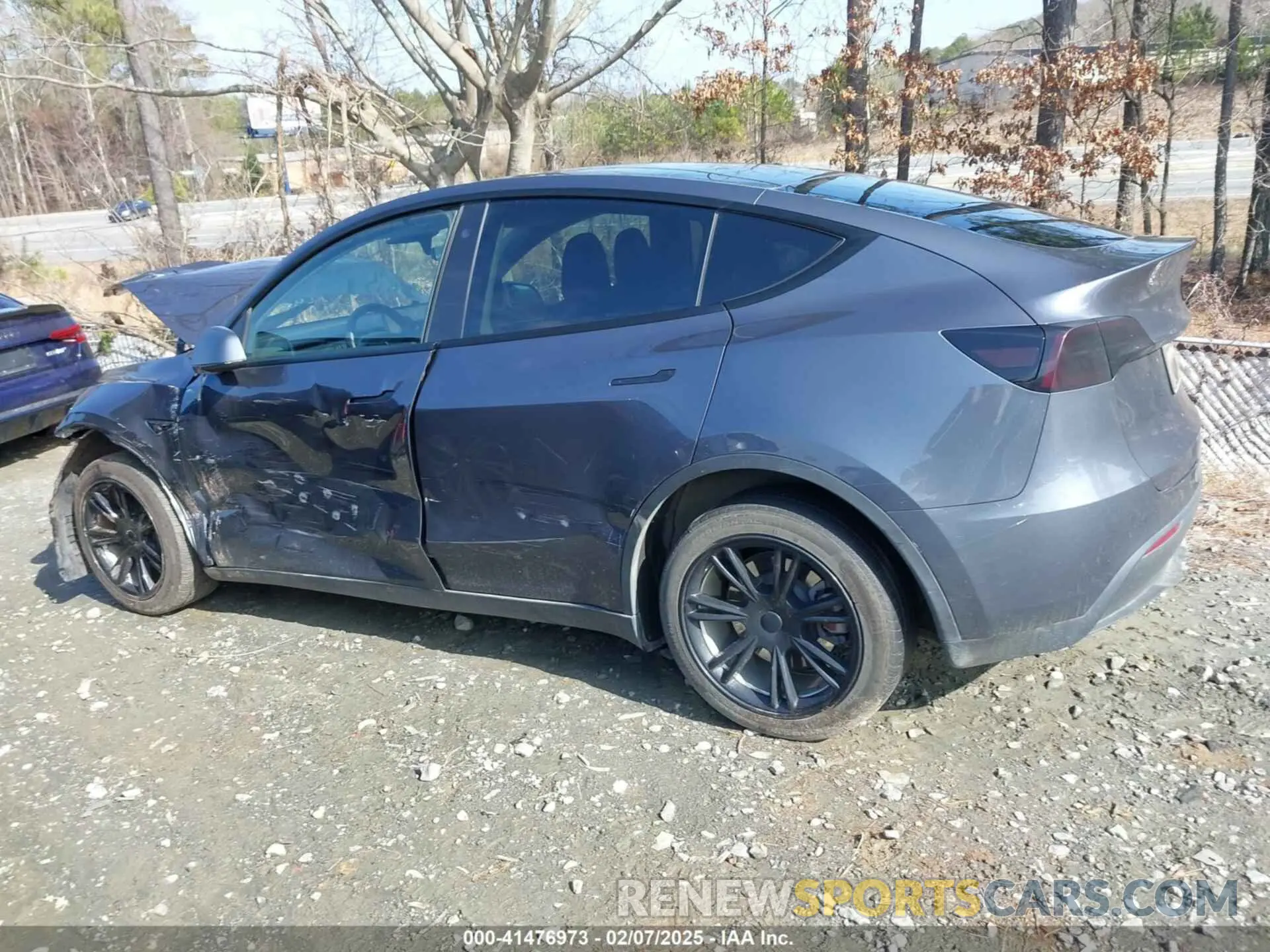 13 Photograph of a damaged car 7SAYGDEE1PA053215 TESLA MODEL Y 2023