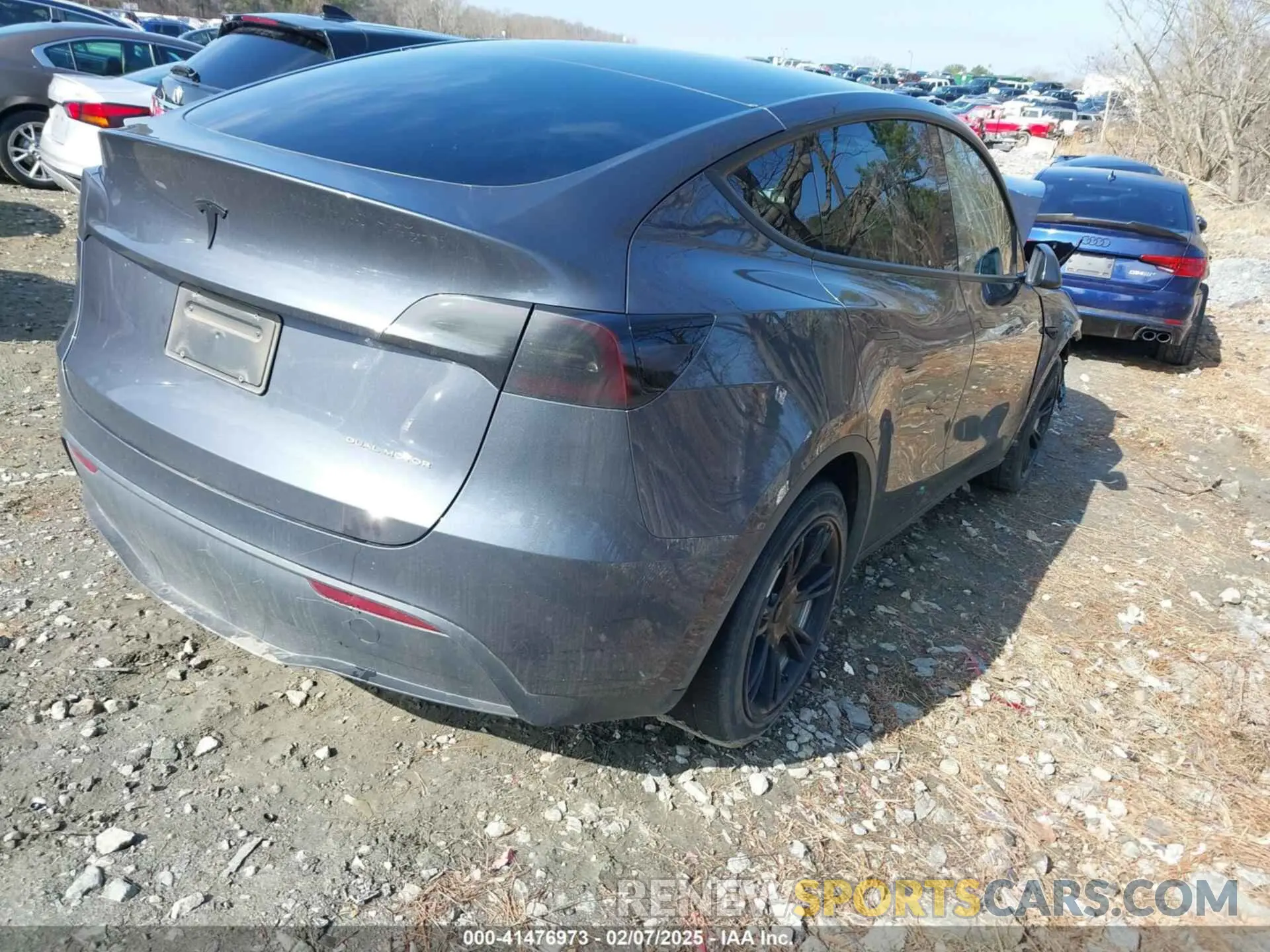 4 Photograph of a damaged car 7SAYGDEE1PA053215 TESLA MODEL Y 2023