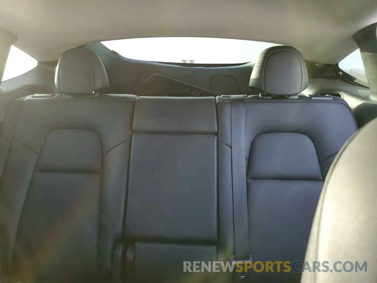 10 Photograph of a damaged car 7SAYGDEE1PA057961 TESLA MODEL Y 2023