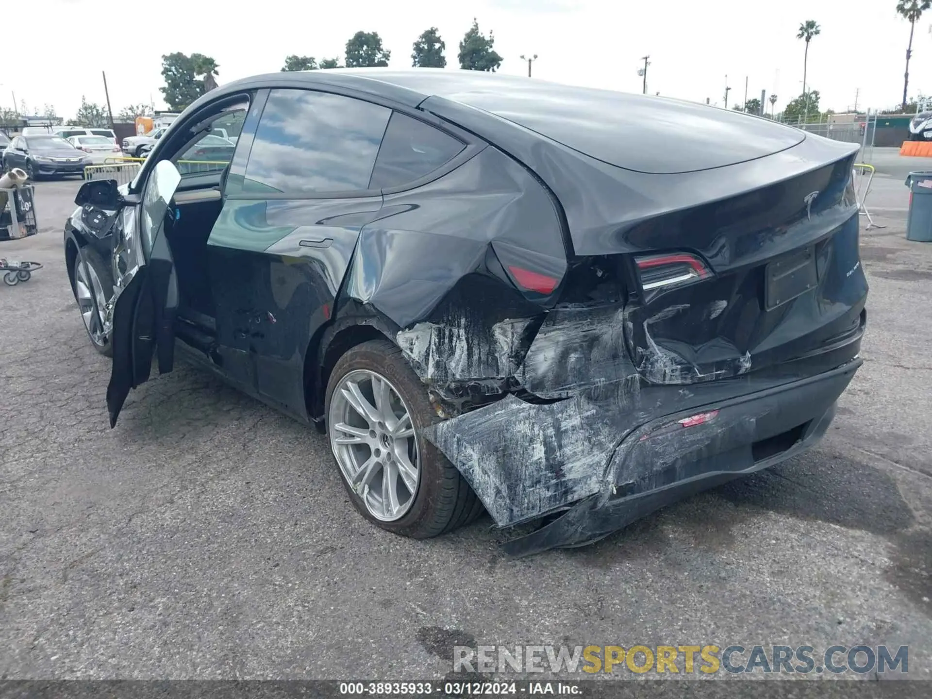 3 Photograph of a damaged car 7SAYGDEE1PA060049 TESLA MODEL Y 2023