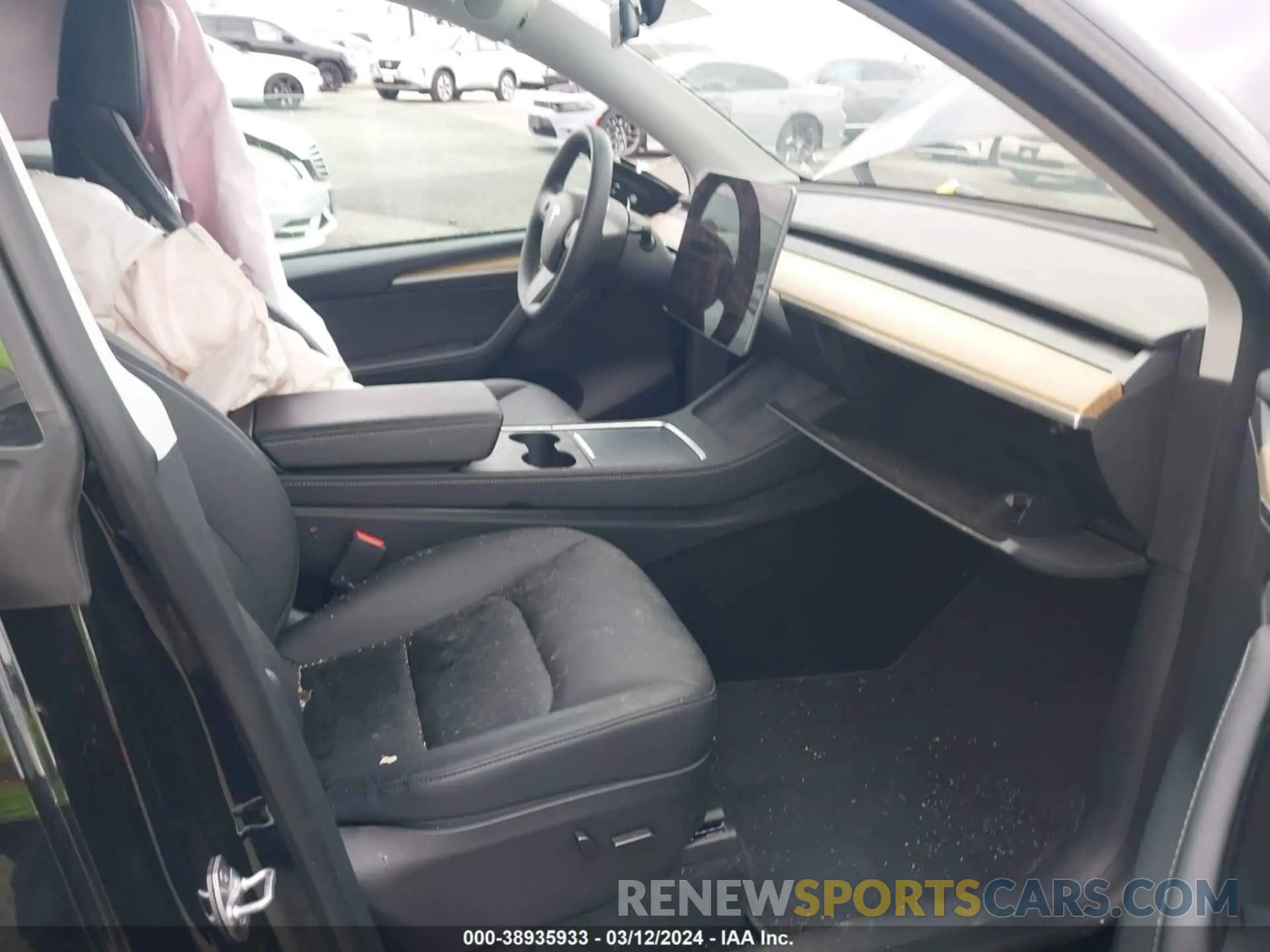 5 Photograph of a damaged car 7SAYGDEE1PA060049 TESLA MODEL Y 2023