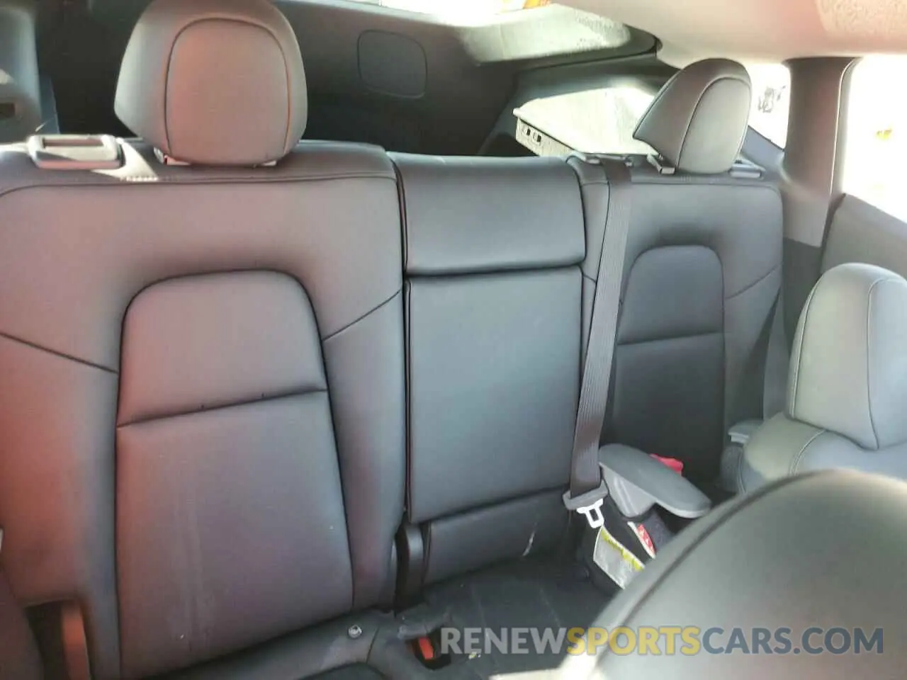 10 Photograph of a damaged car 7SAYGDEE1PA060777 TESLA MODEL Y 2023