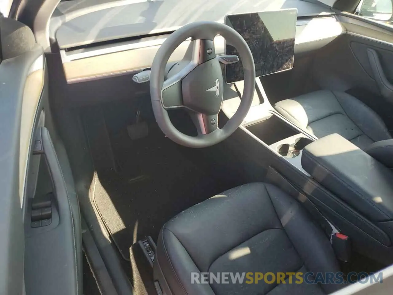 8 Photograph of a damaged car 7SAYGDEE1PA060777 TESLA MODEL Y 2023