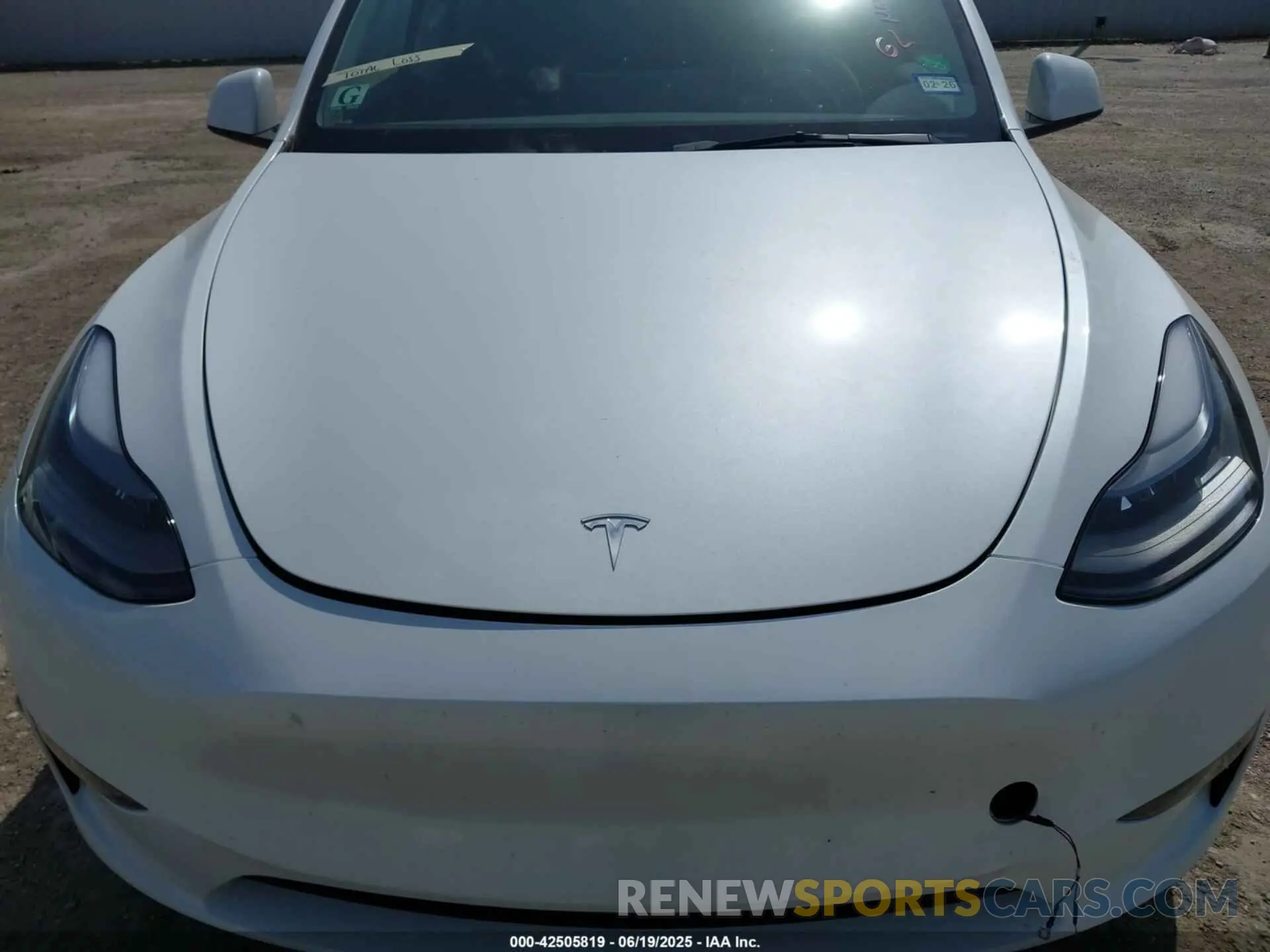 10 Photograph of a damaged car 7SAYGDEE1PA078535 TESLA MODEL Y 2023