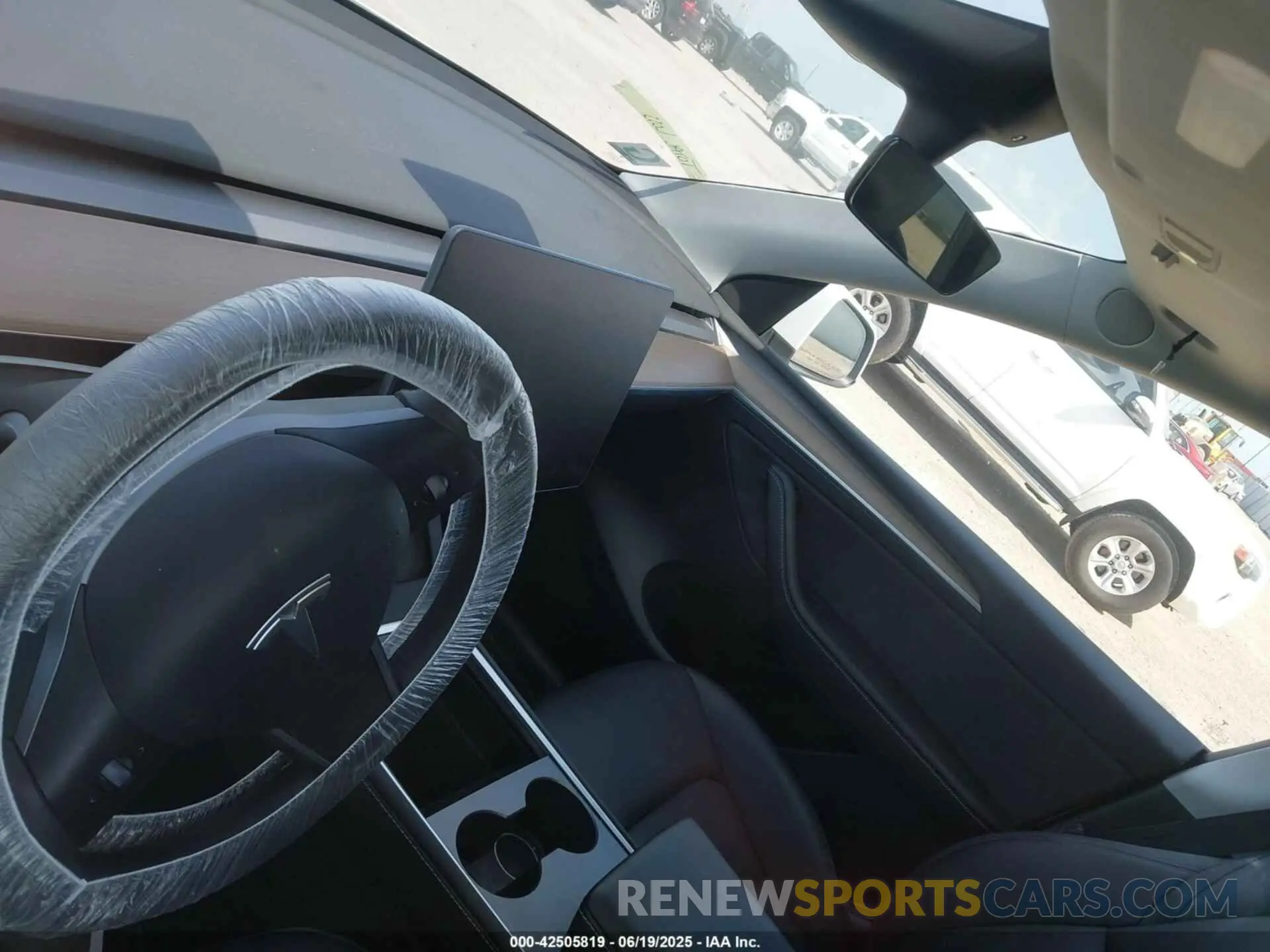 14 Photograph of a damaged car 7SAYGDEE1PA078535 TESLA MODEL Y 2023