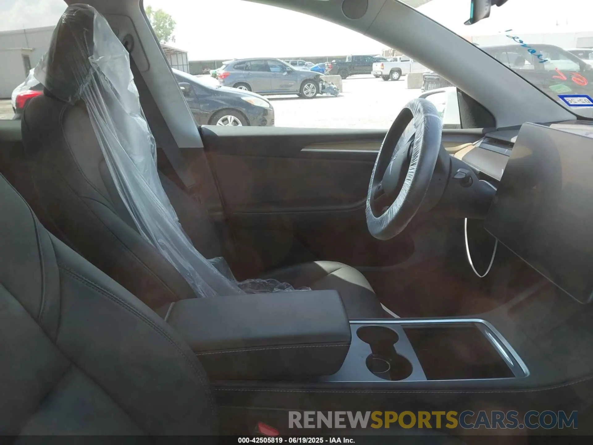 5 Photograph of a damaged car 7SAYGDEE1PA078535 TESLA MODEL Y 2023