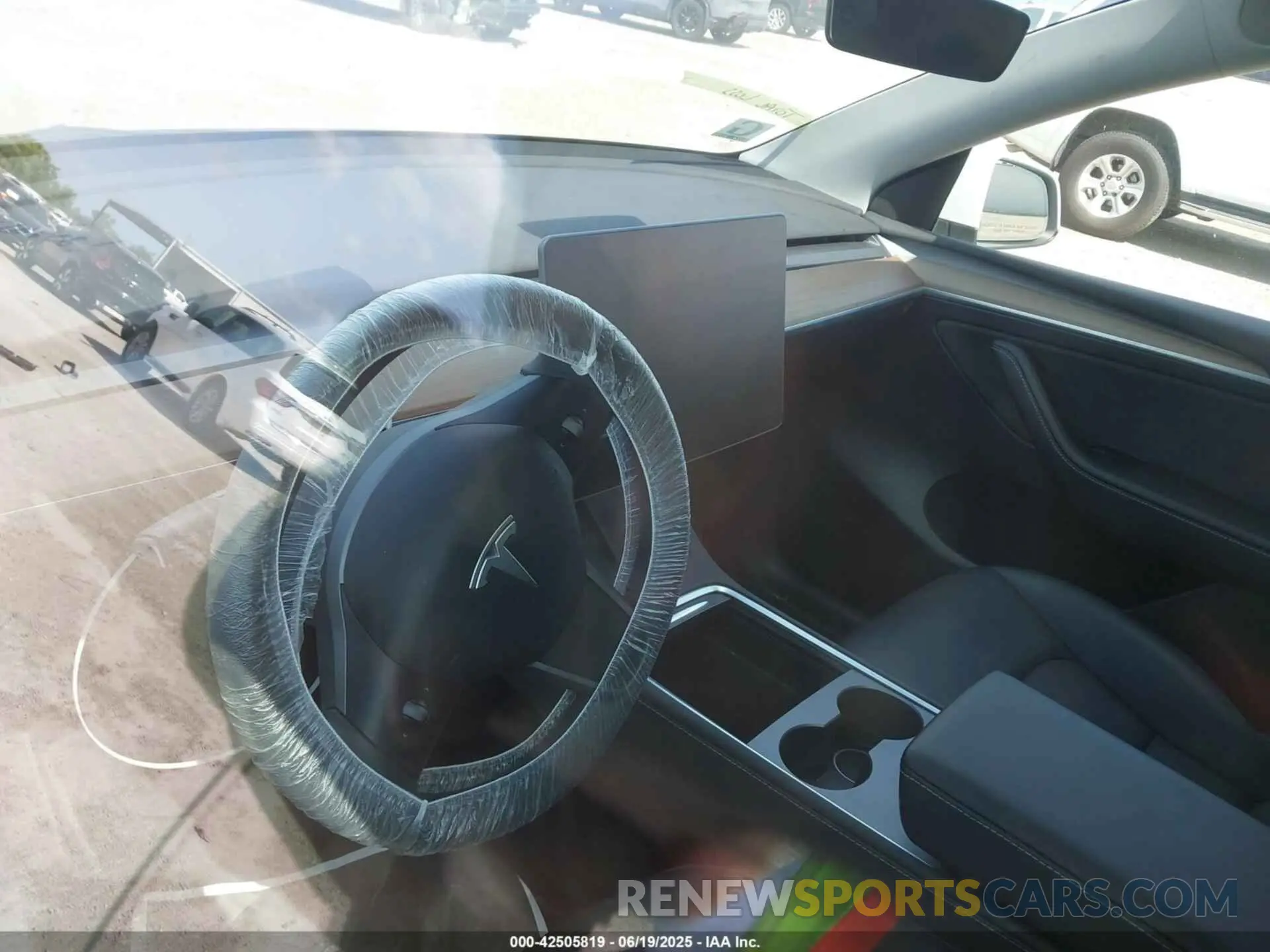 7 Photograph of a damaged car 7SAYGDEE1PA078535 TESLA MODEL Y 2023