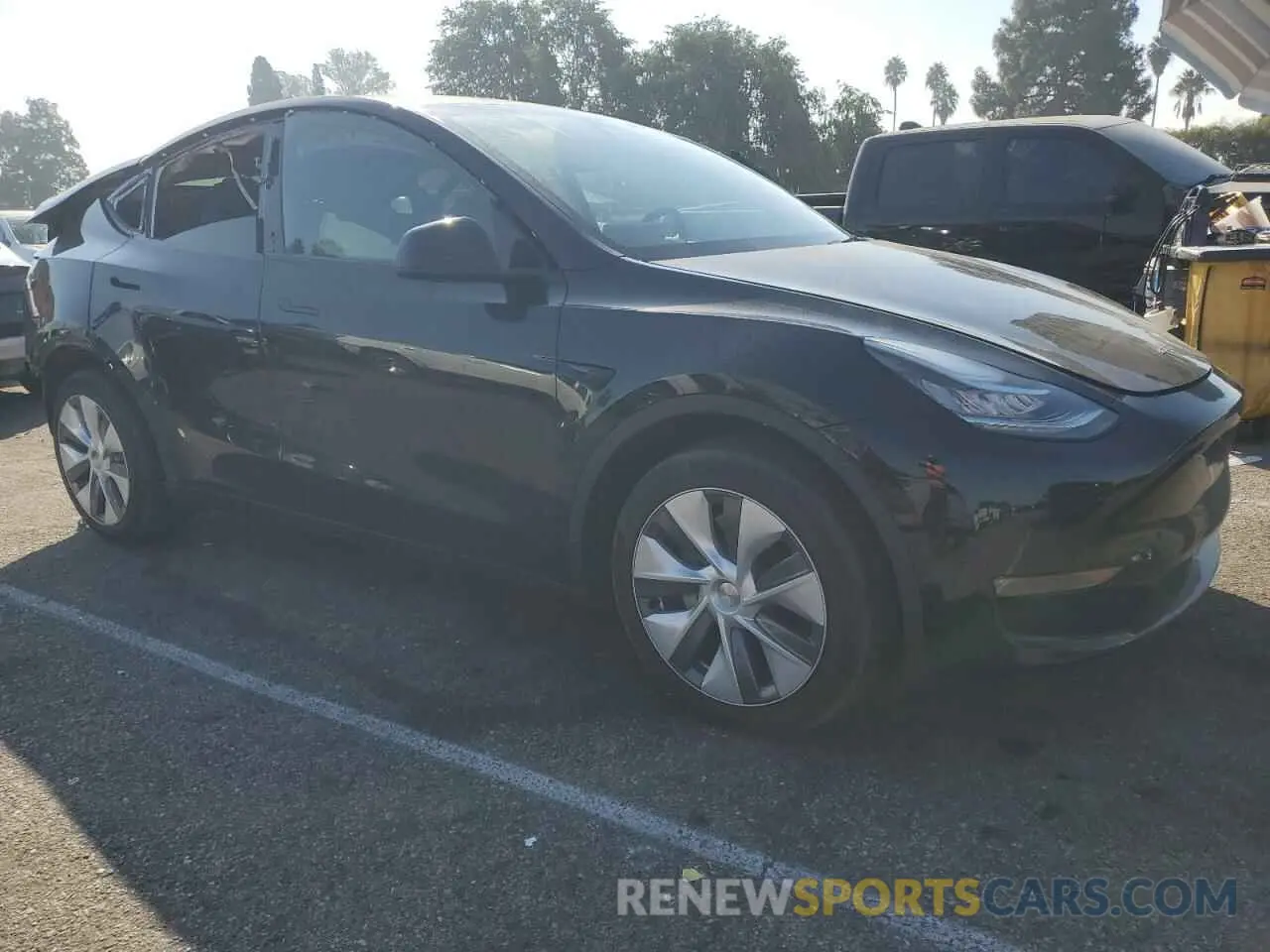 4 Photograph of a damaged car 7SAYGDEE1PA087297 TESLA MODEL Y 2023