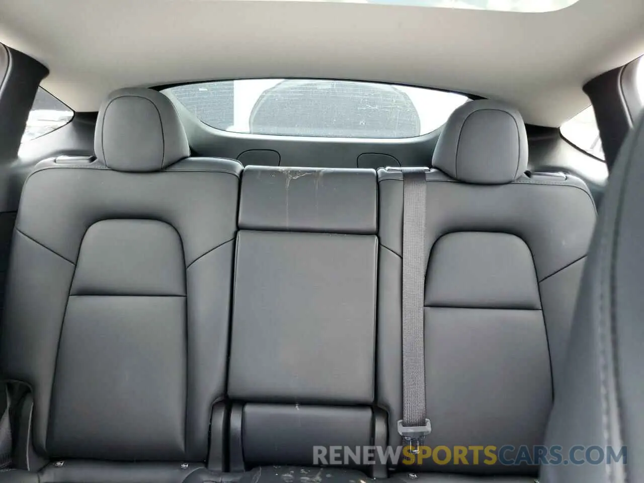 10 Photograph of a damaged car 7SAYGDEE1PA094721 TESLA MODEL Y 2023