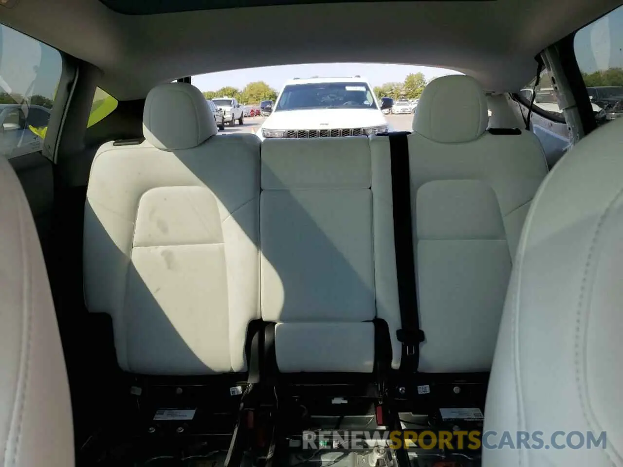 10 Photograph of a damaged car 7SAYGDEE1PA112330 TESLA MODEL Y 2023