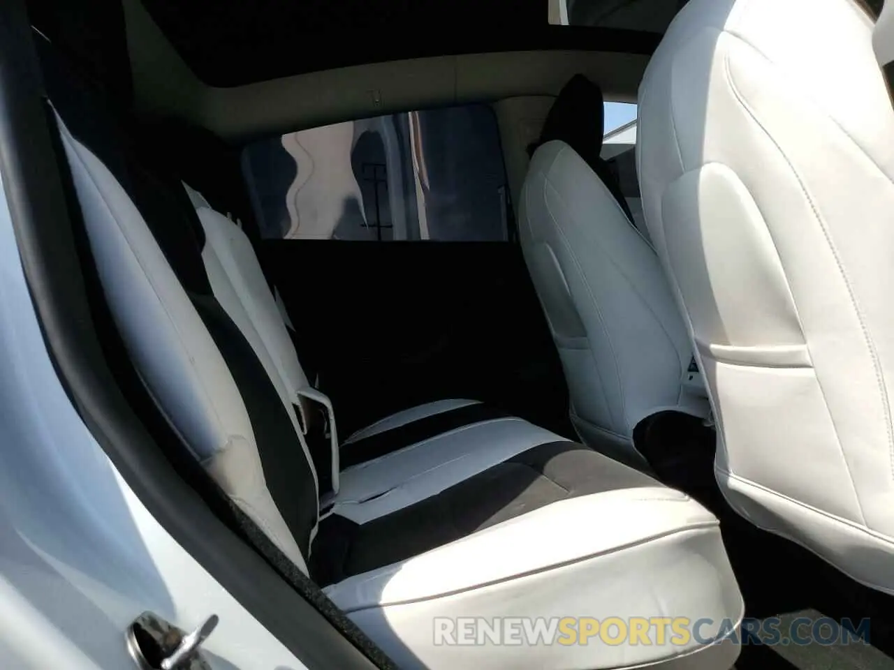 11 Photograph of a damaged car 7SAYGDEE1PA125692 TESLA MODEL Y 2023