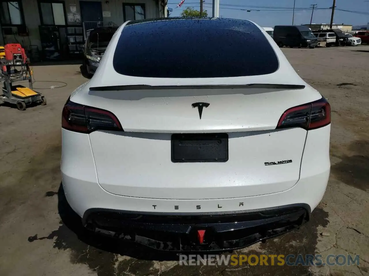 6 Photograph of a damaged car 7SAYGDEE1PA125692 TESLA MODEL Y 2023