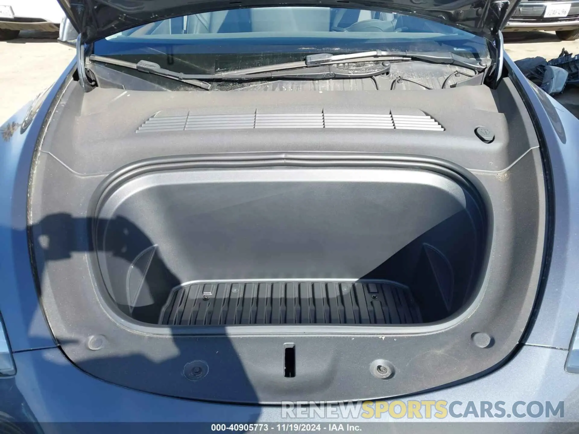 10 Photograph of a damaged car 7SAYGDEE1PA137017 TESLA MODEL Y 2023
