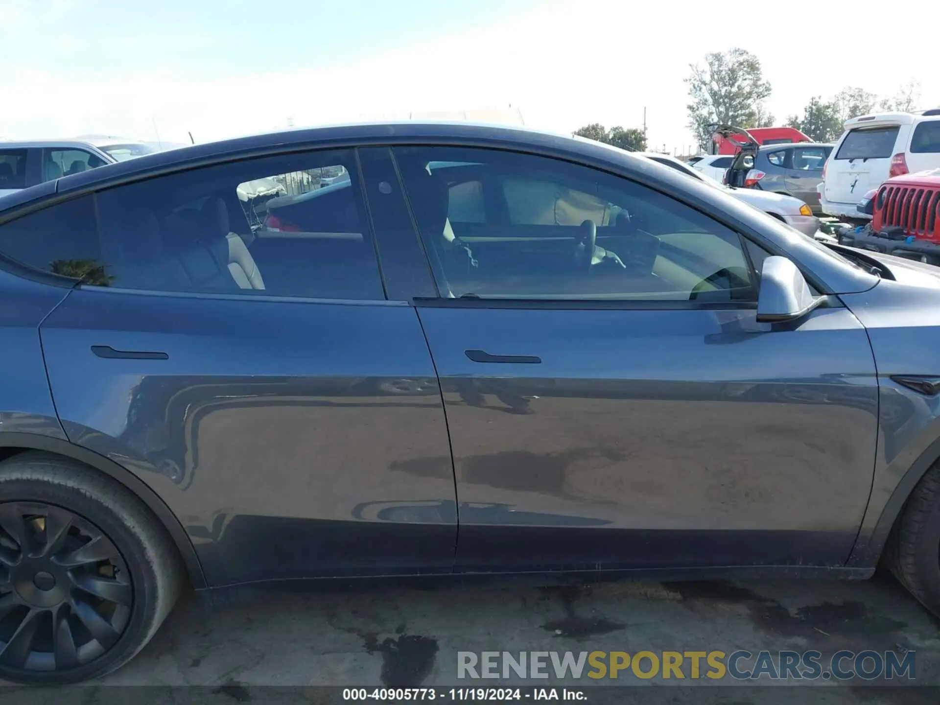 13 Photograph of a damaged car 7SAYGDEE1PA137017 TESLA MODEL Y 2023