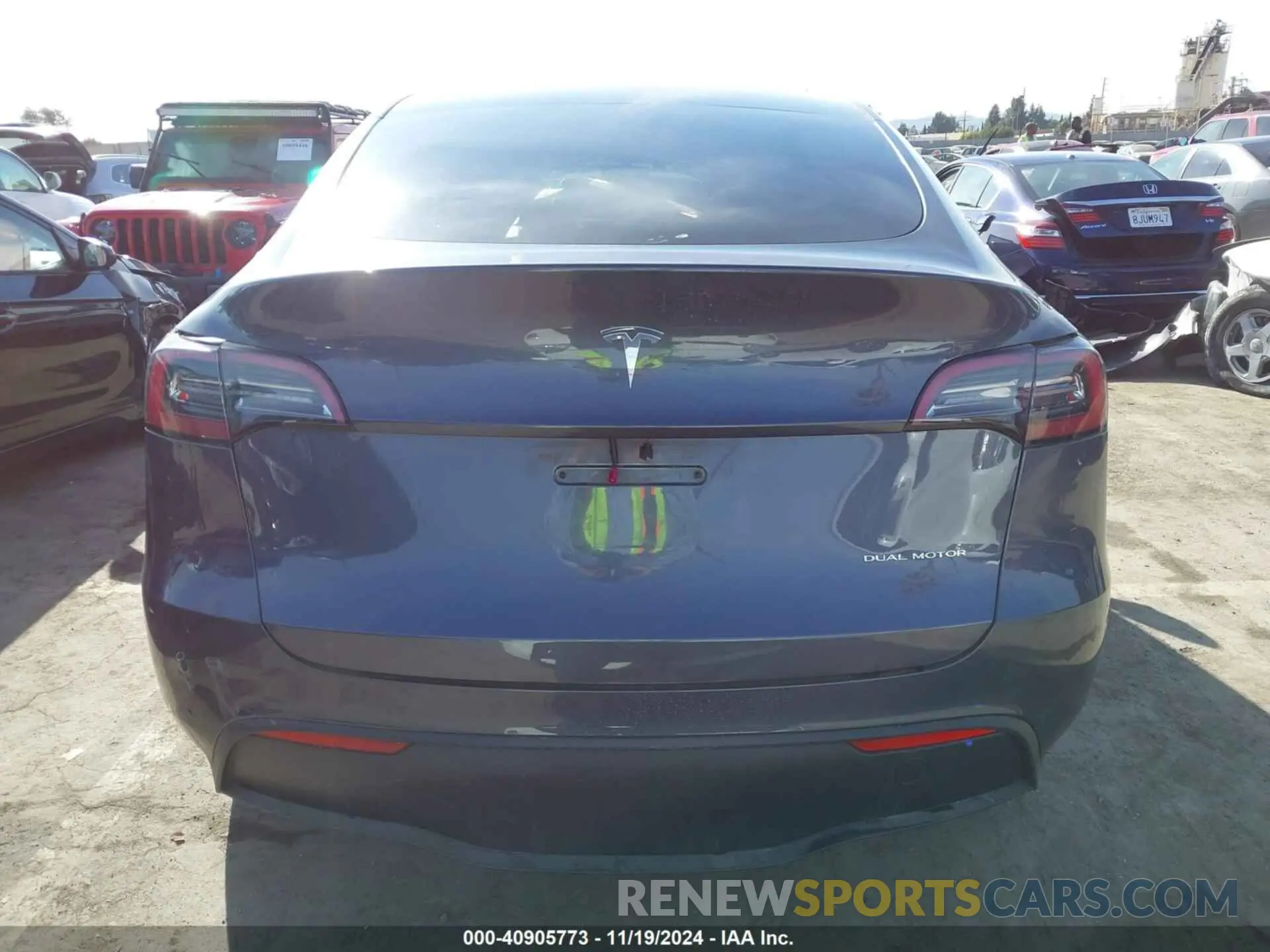 16 Photograph of a damaged car 7SAYGDEE1PA137017 TESLA MODEL Y 2023