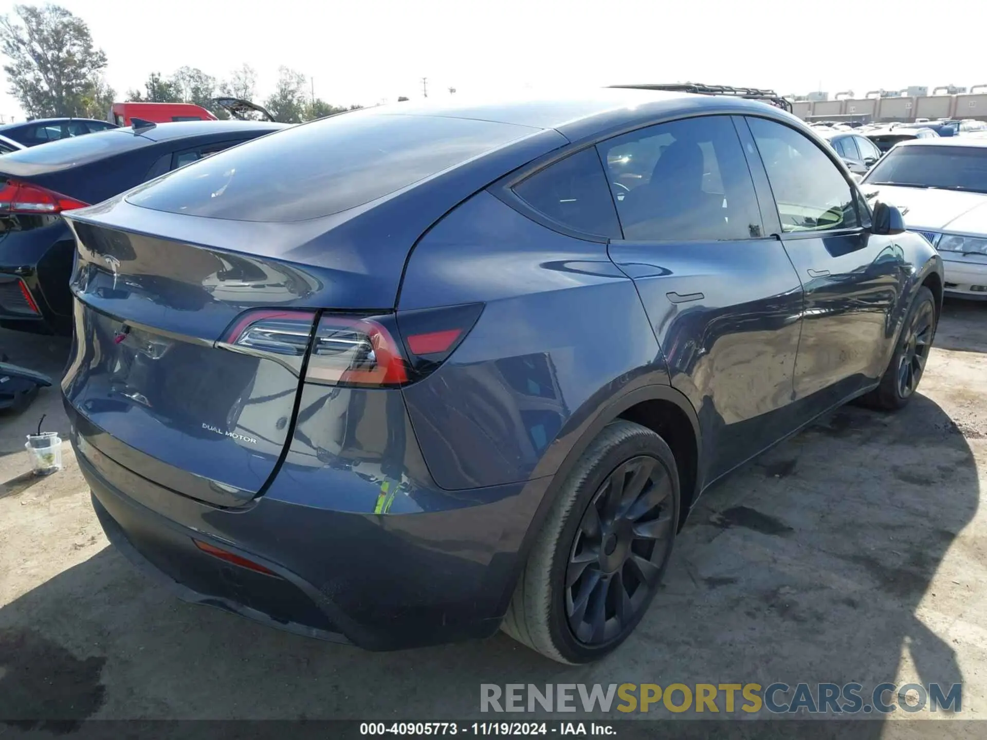 4 Photograph of a damaged car 7SAYGDEE1PA137017 TESLA MODEL Y 2023