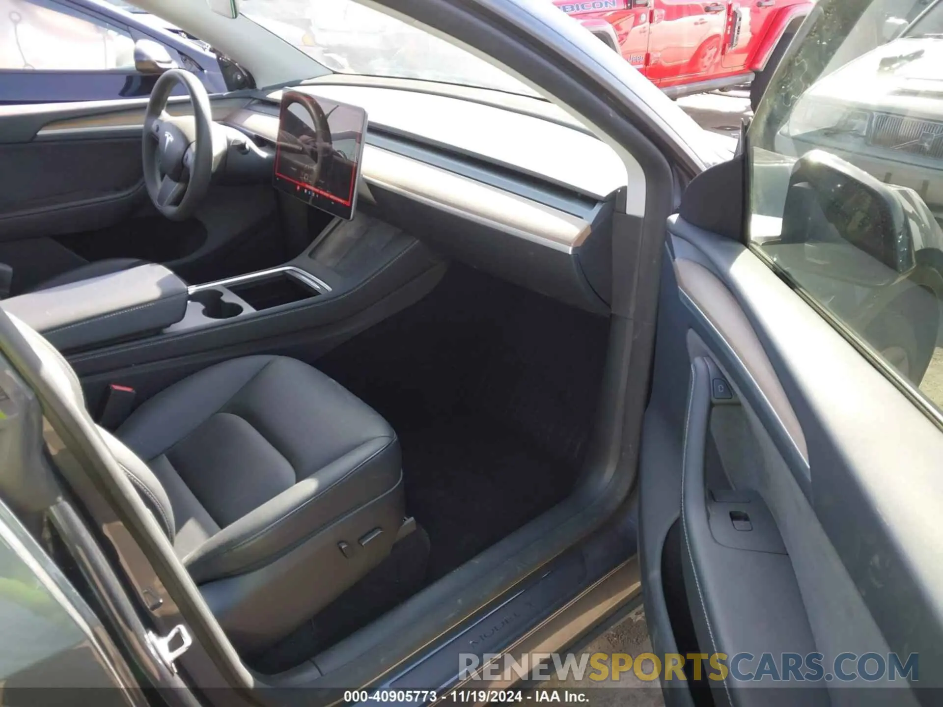 5 Photograph of a damaged car 7SAYGDEE1PA137017 TESLA MODEL Y 2023