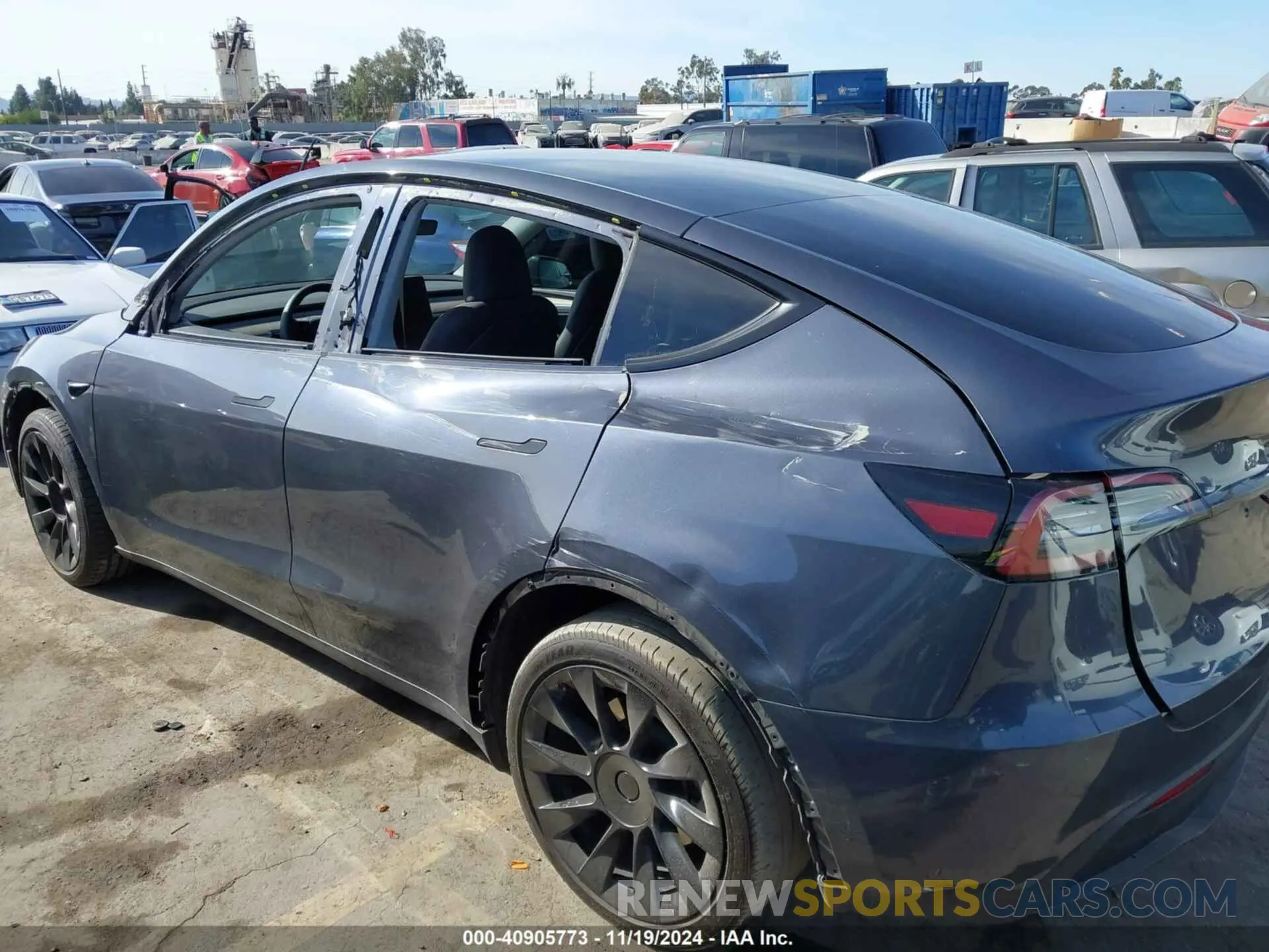 6 Photograph of a damaged car 7SAYGDEE1PA137017 TESLA MODEL Y 2023