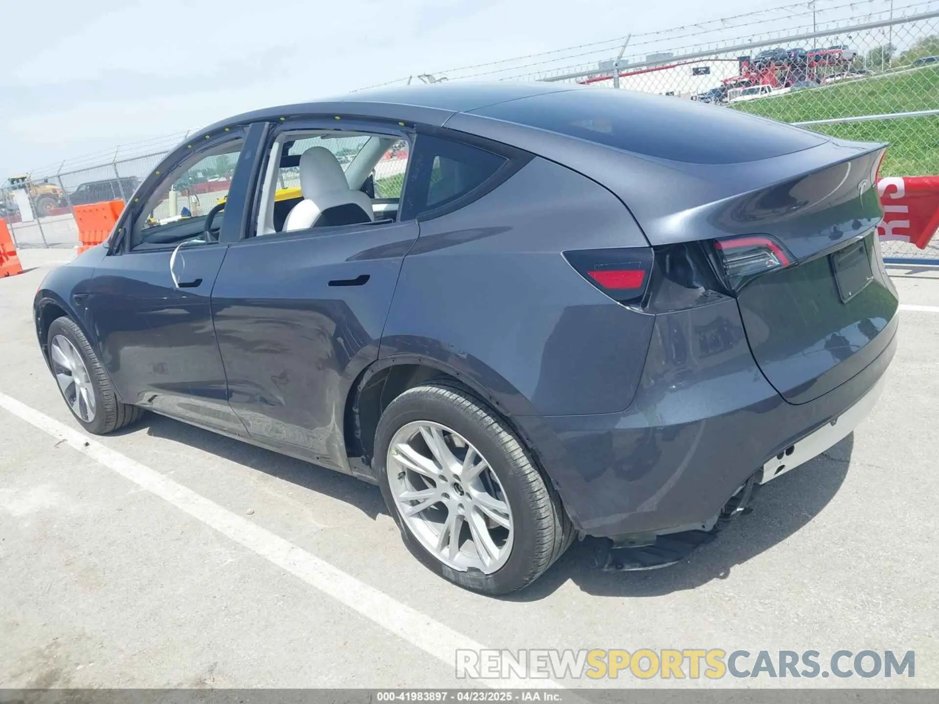 3 Photograph of a damaged car 7SAYGDEE1PA158661 TESLA MODEL Y 2023