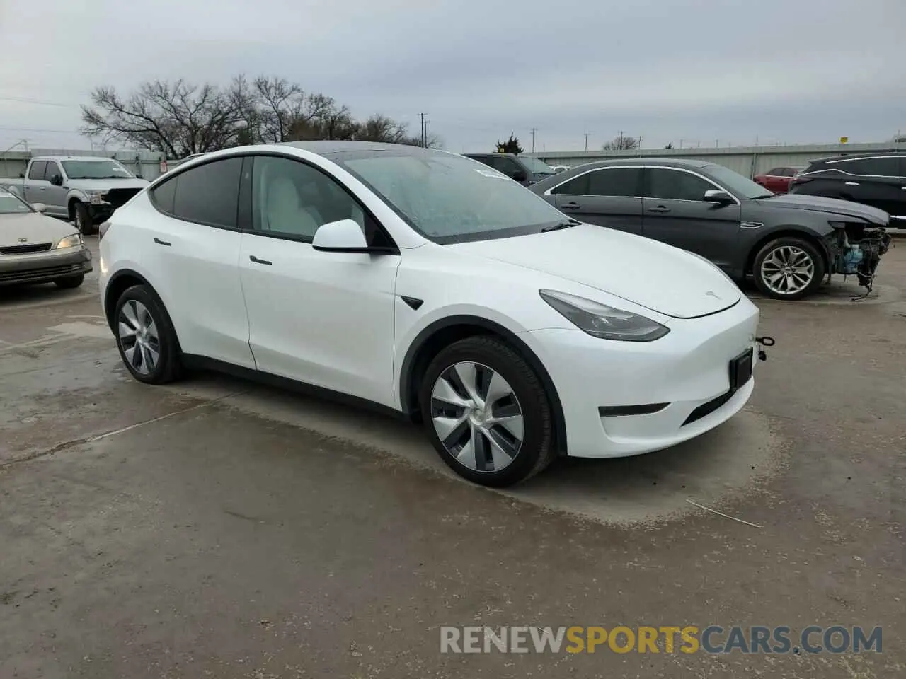 4 Photograph of a damaged car 7SAYGDEE1PA160314 TESLA MODEL Y 2023