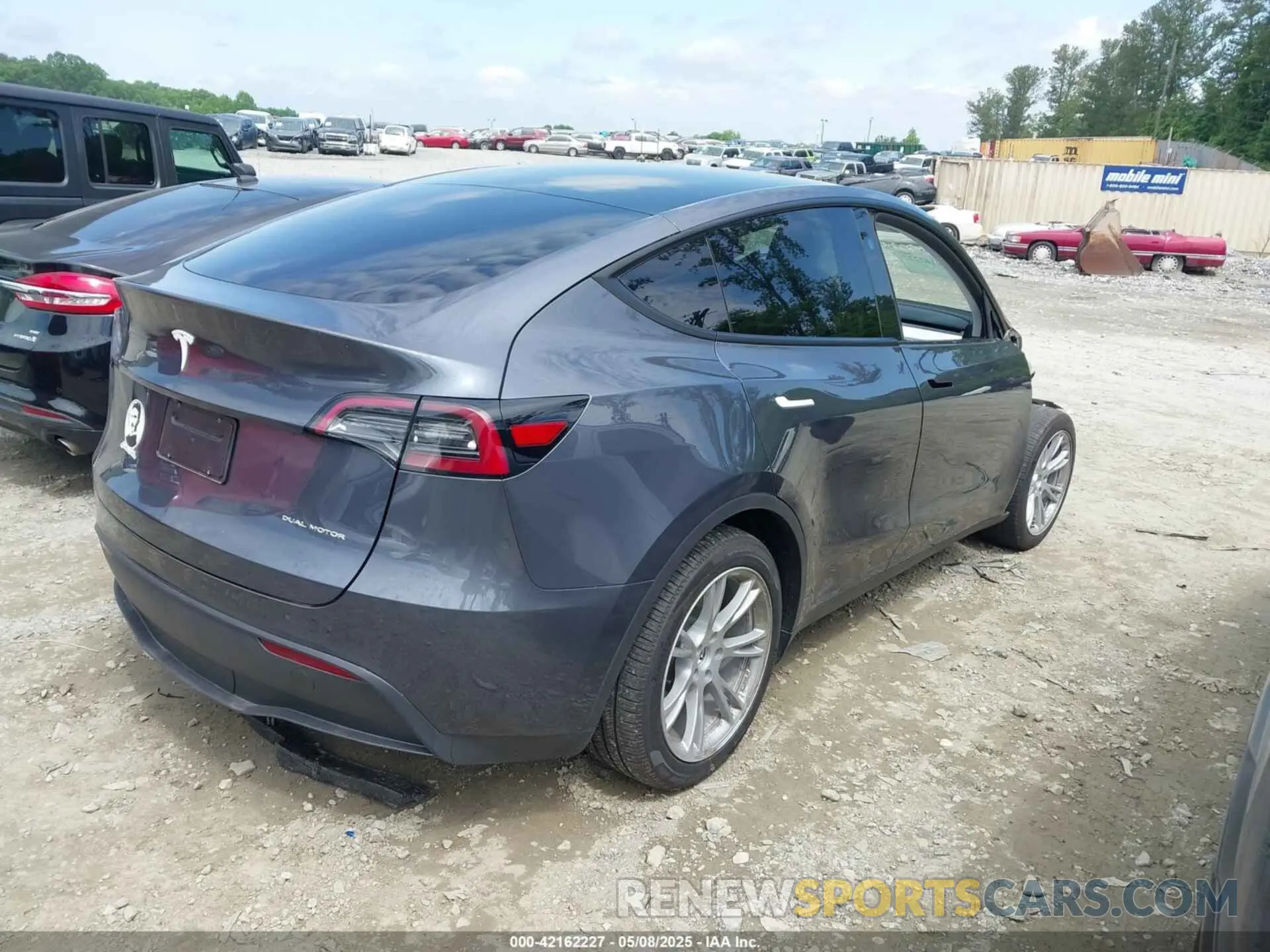 4 Photograph of a damaged car 7SAYGDEE1PA166355 TESLA MODEL Y 2023