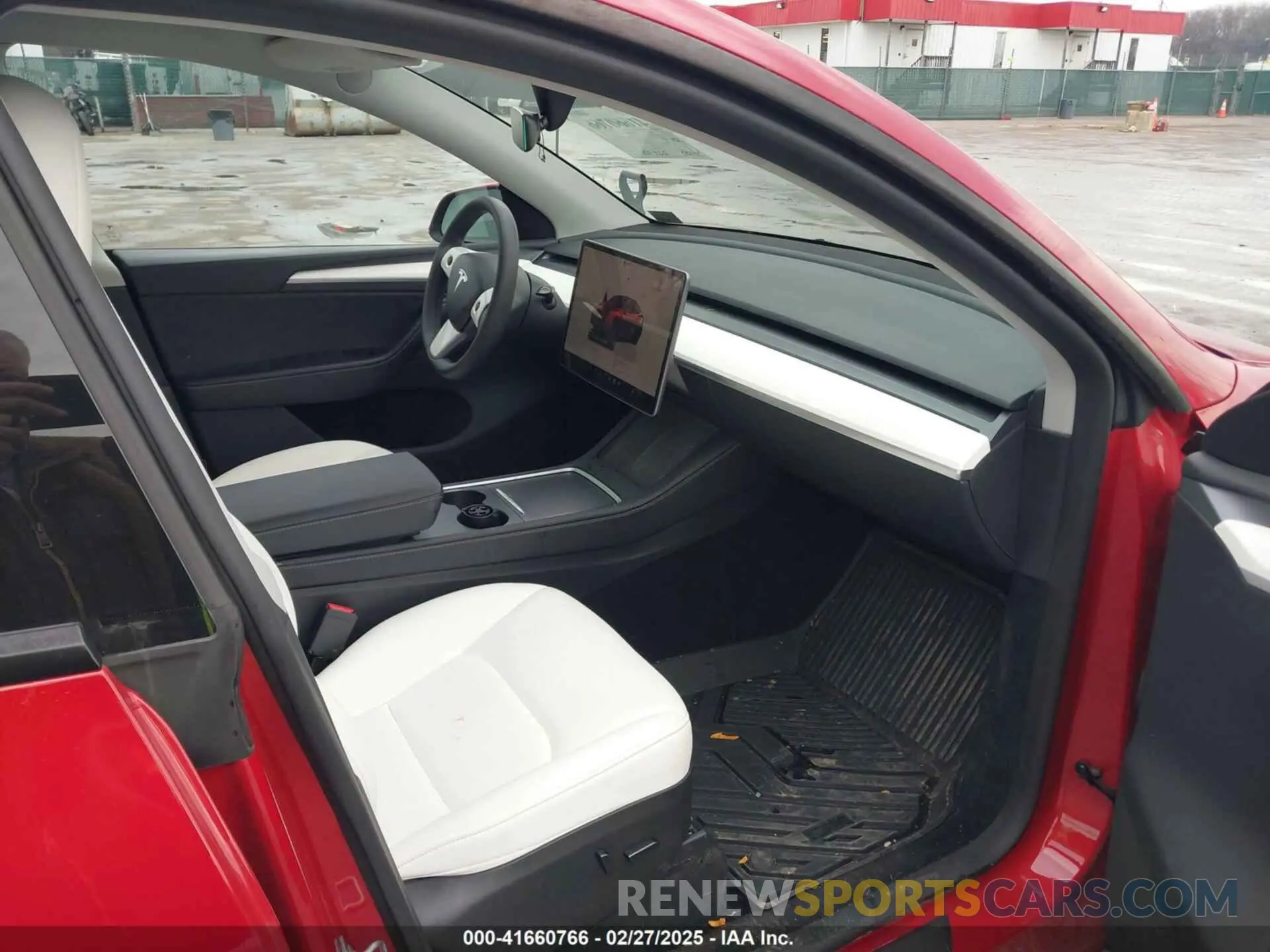 5 Photograph of a damaged car 7SAYGDEE1PA169031 TESLA MODEL Y 2023