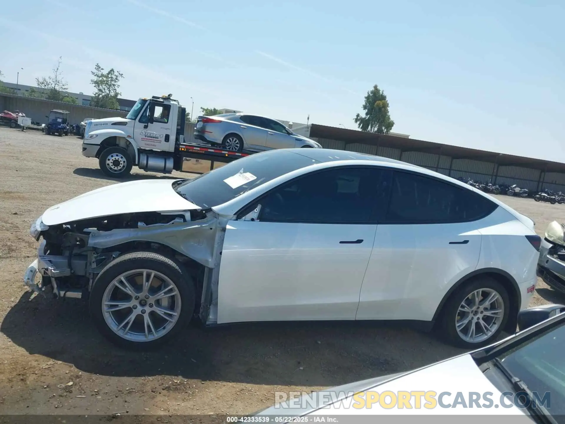 15 Photograph of a damaged car 7SAYGDEE1PA191255 TESLA MODEL Y 2023