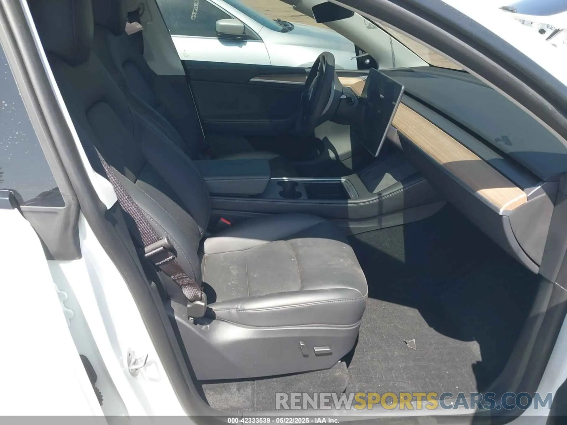 5 Photograph of a damaged car 7SAYGDEE1PA191255 TESLA MODEL Y 2023