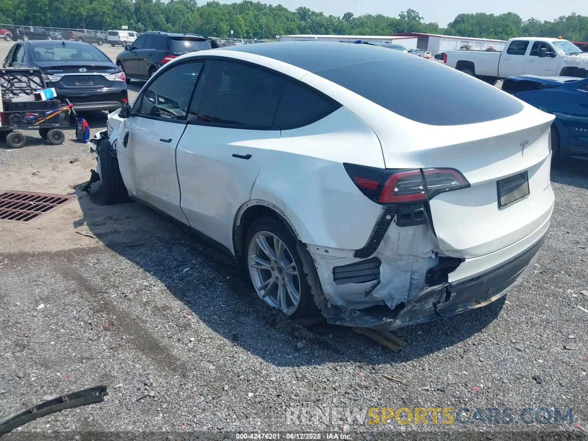3 Photograph of a damaged car 7SAYGDEE1PA192907 TESLA MODEL Y 2023