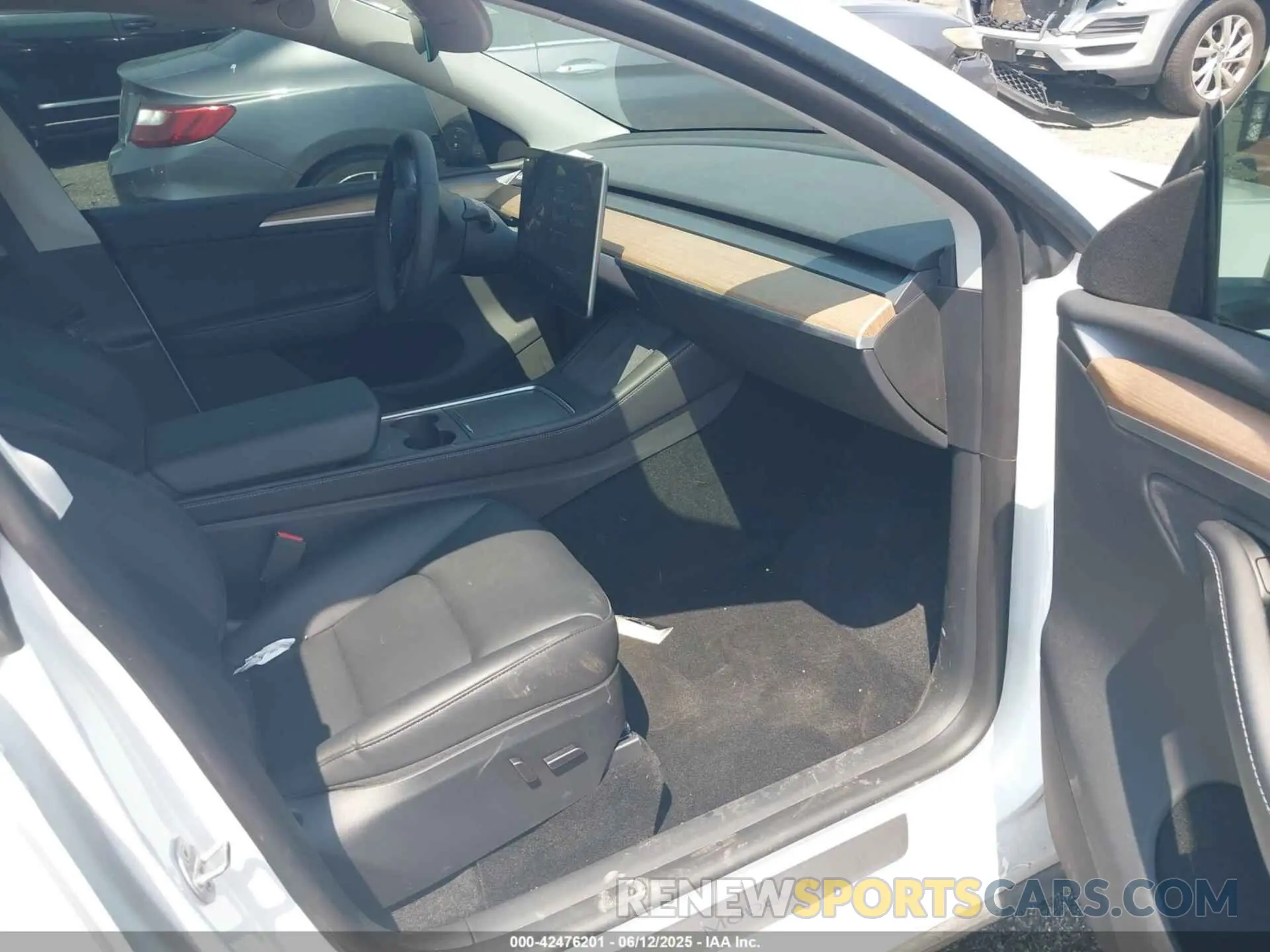 5 Photograph of a damaged car 7SAYGDEE1PA192907 TESLA MODEL Y 2023