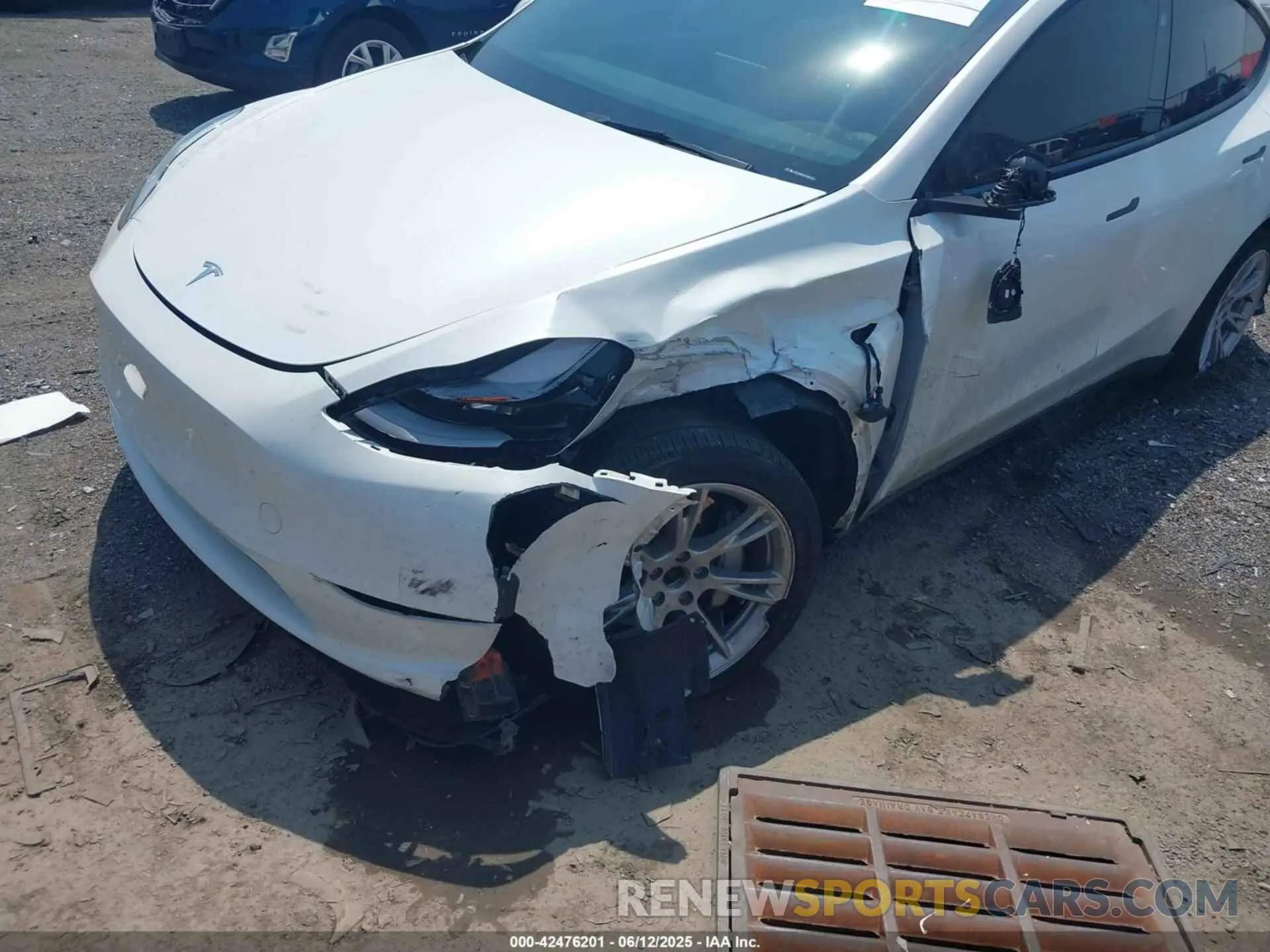 6 Photograph of a damaged car 7SAYGDEE1PA192907 TESLA MODEL Y 2023