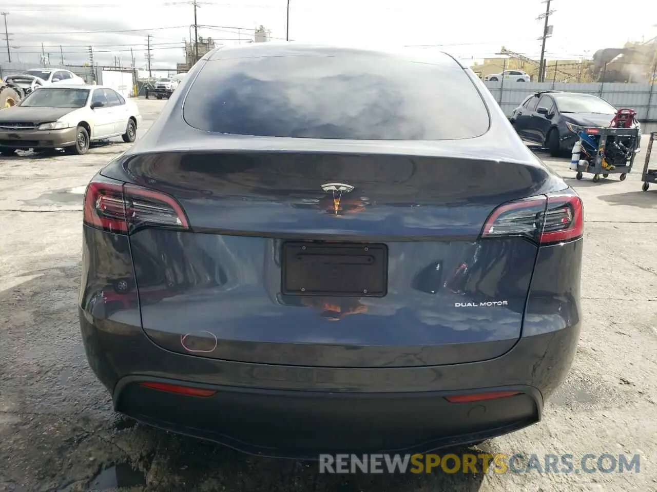 6 Photograph of a damaged car 7SAYGDEE1PA198920 TESLA MODEL Y 2023