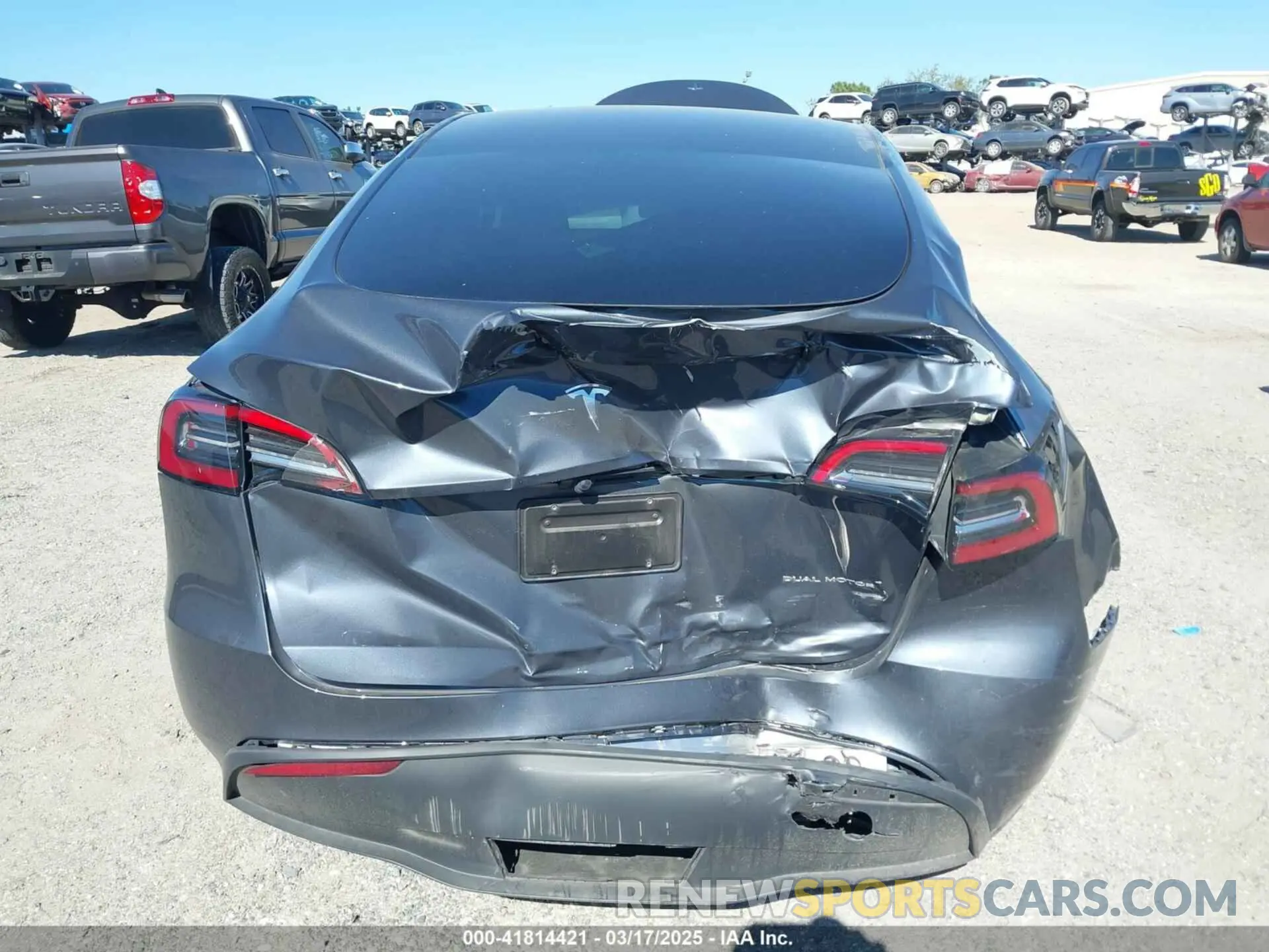 15 Photograph of a damaged car 7SAYGDEE1PA203937 TESLA MODEL Y 2023