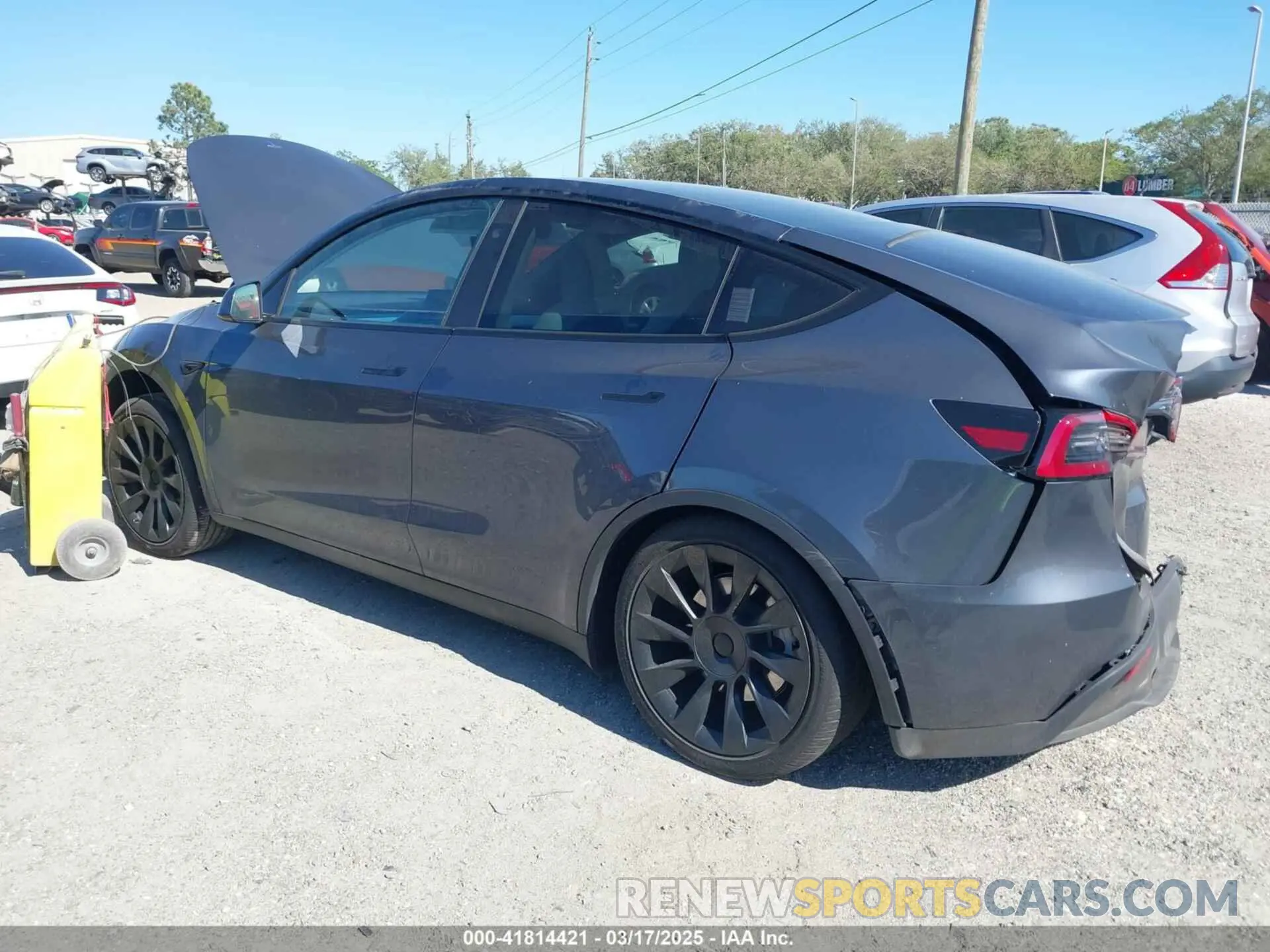 3 Photograph of a damaged car 7SAYGDEE1PA203937 TESLA MODEL Y 2023