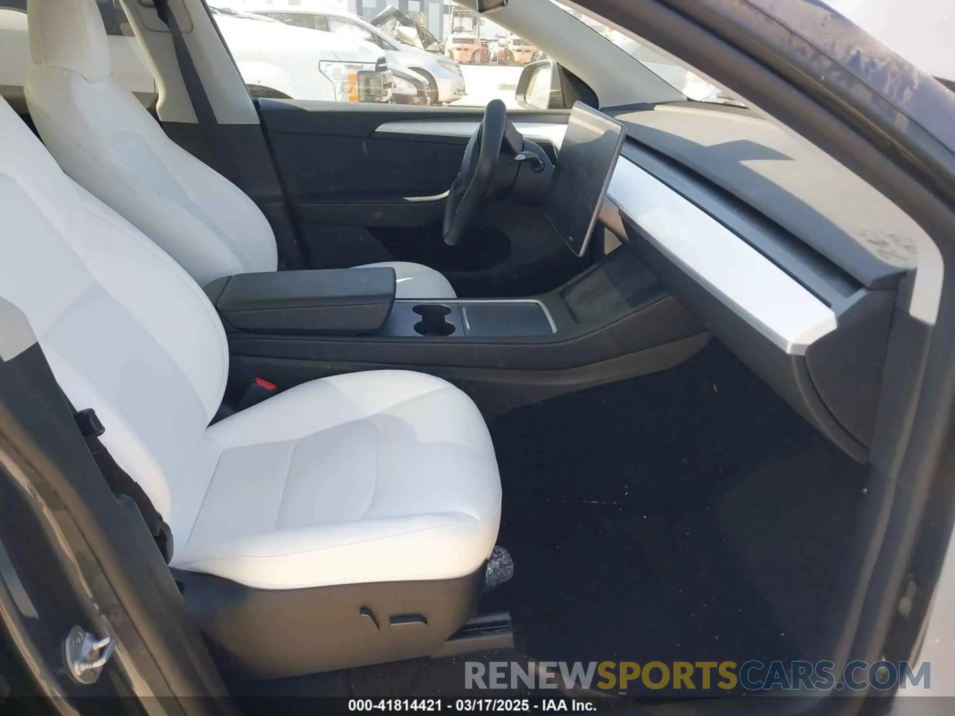 5 Photograph of a damaged car 7SAYGDEE1PA203937 TESLA MODEL Y 2023