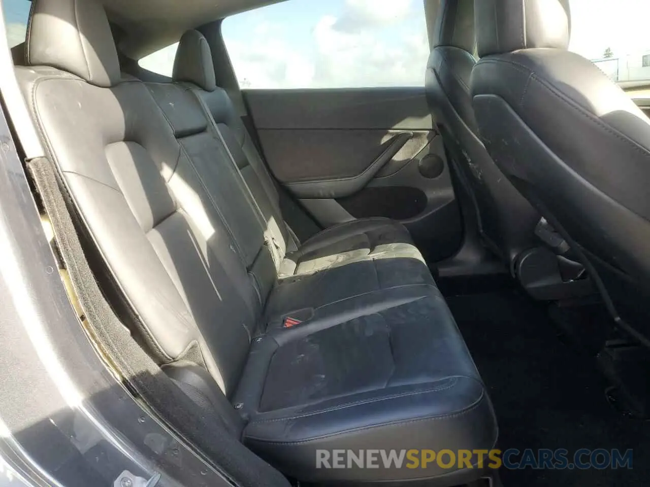 11 Photograph of a damaged car 7SAYGDEE1PF585227 TESLA MODEL Y 2023