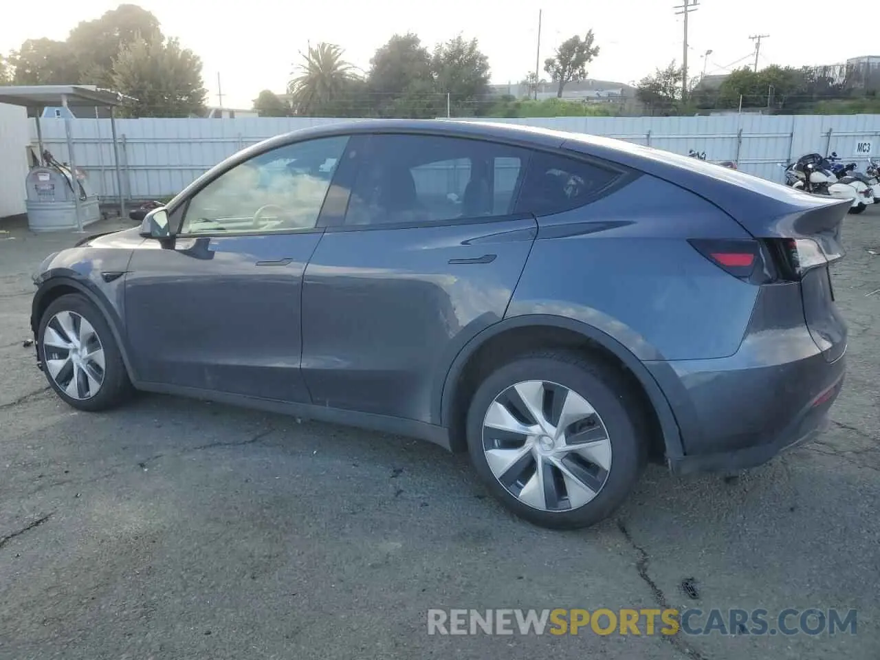2 Photograph of a damaged car 7SAYGDEE1PF585227 TESLA MODEL Y 2023