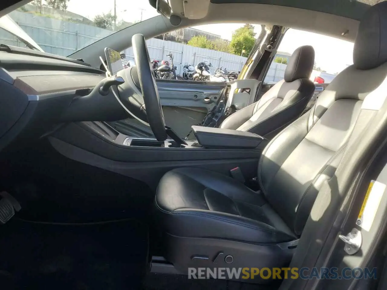 7 Photograph of a damaged car 7SAYGDEE1PF585227 TESLA MODEL Y 2023
