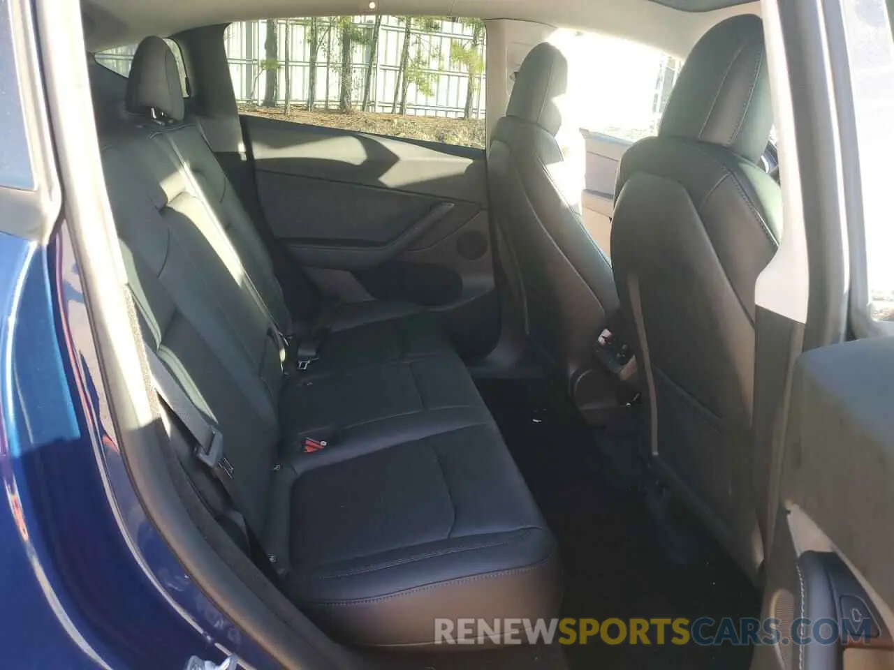 10 Photograph of a damaged car 7SAYGDEE1PF607226 TESLA MODEL Y 2023