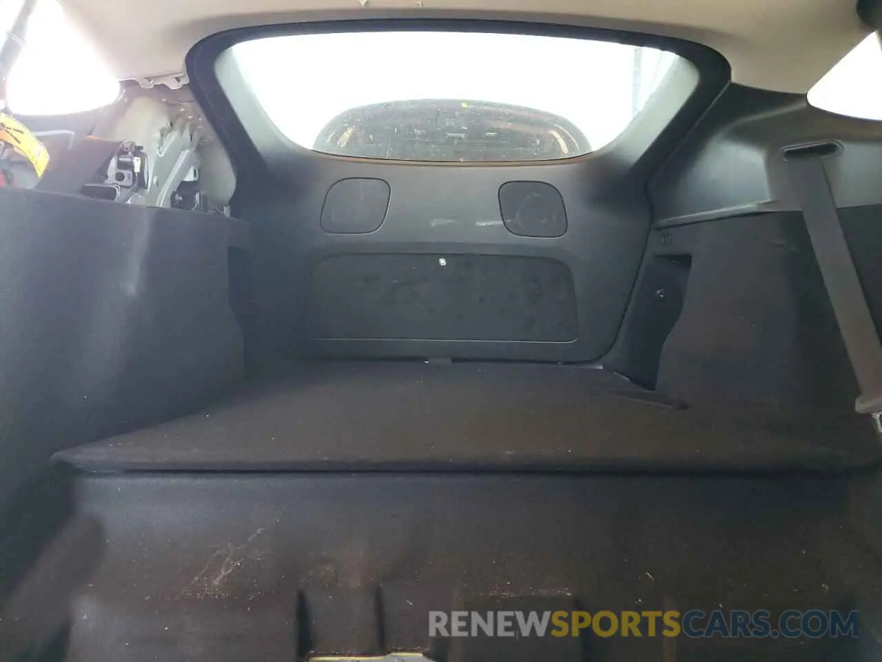 10 Photograph of a damaged car 7SAYGDEE1PF609185 TESLA MODEL Y 2023