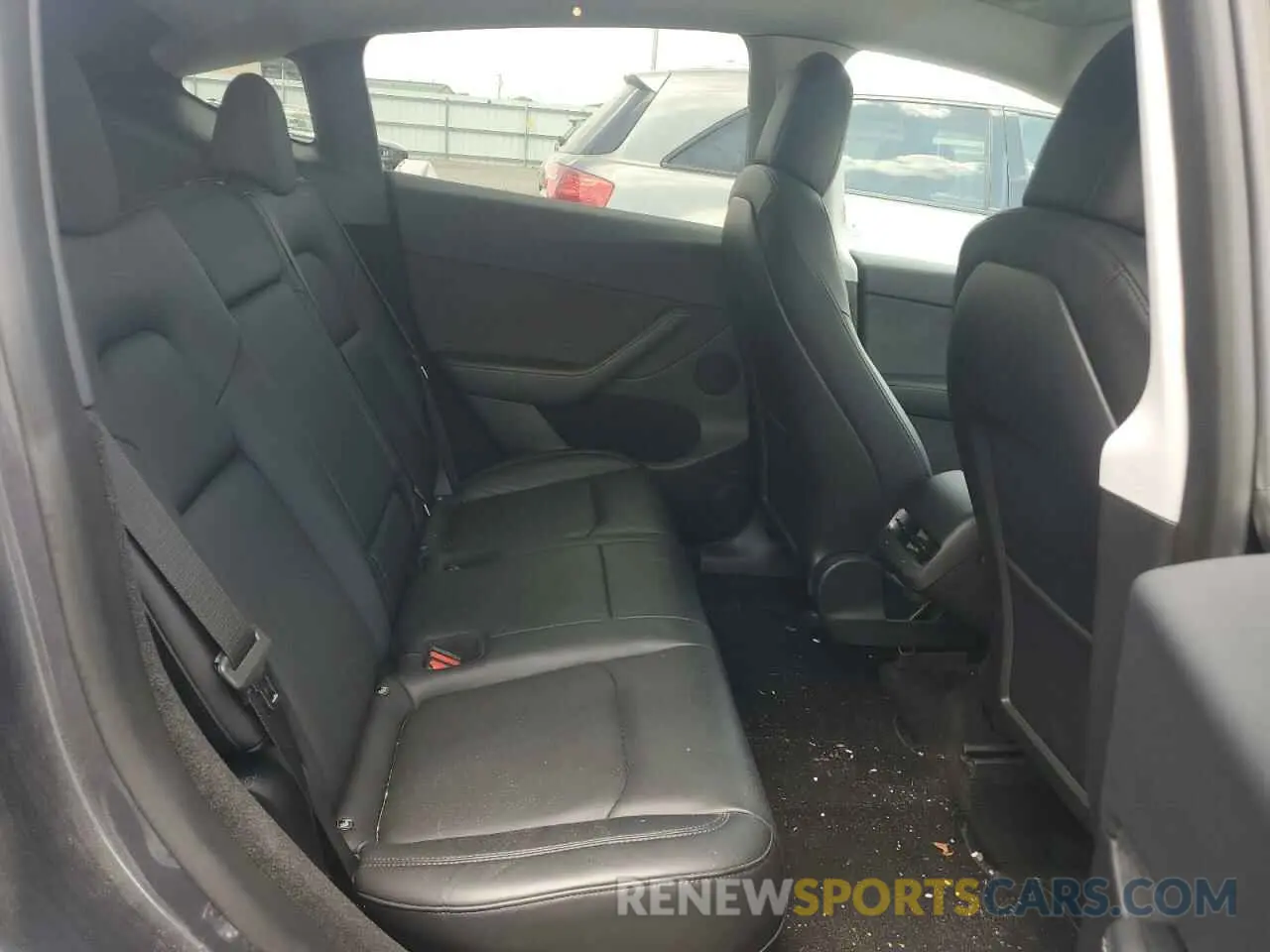 10 Photograph of a damaged car 7SAYGDEE1PF612166 TESLA MODEL Y 2023