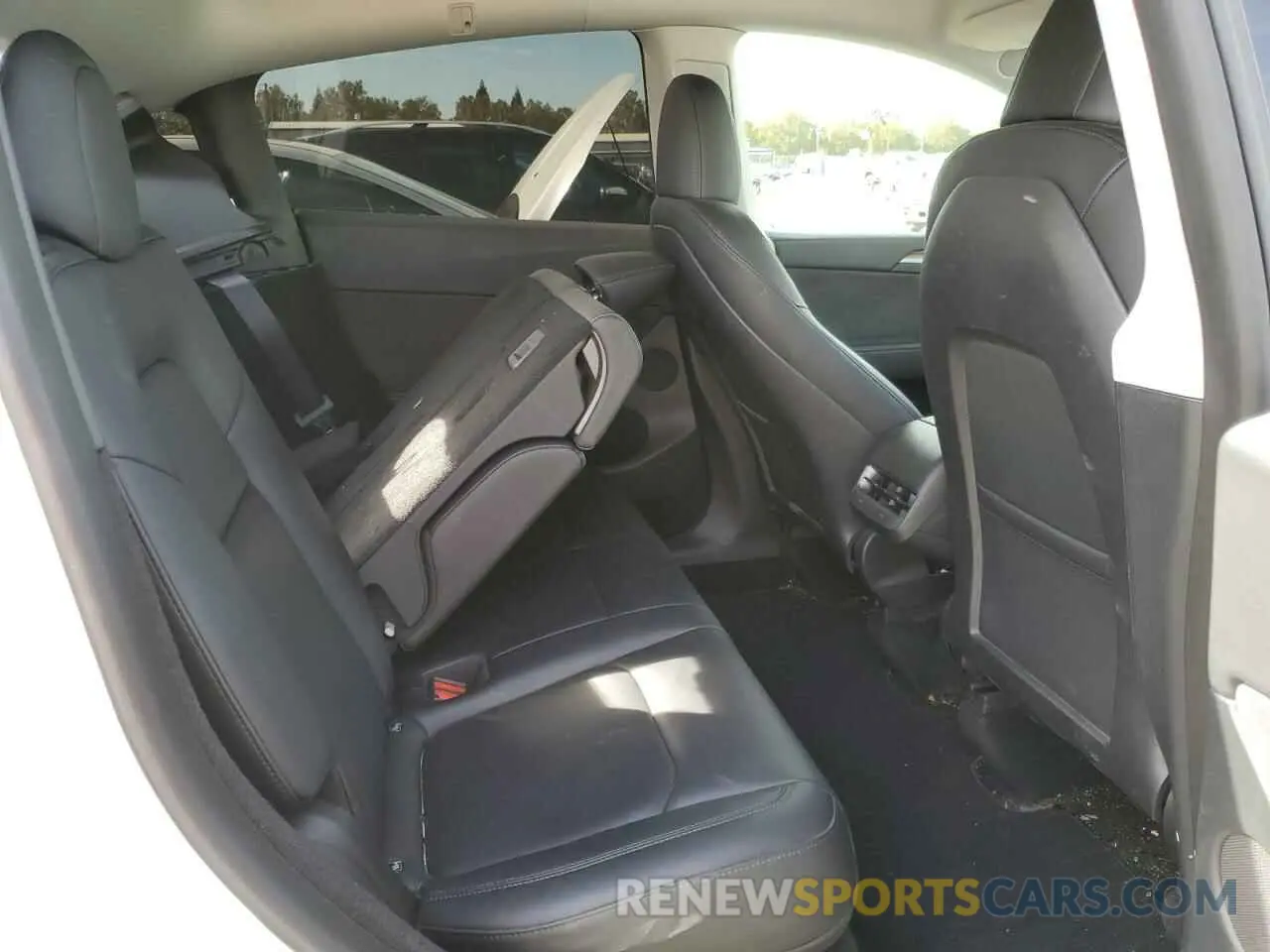 11 Photograph of a damaged car 7SAYGDEE1PF633311 TESLA MODEL Y 2023