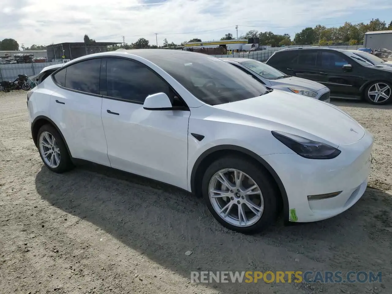 4 Photograph of a damaged car 7SAYGDEE1PF633311 TESLA MODEL Y 2023
