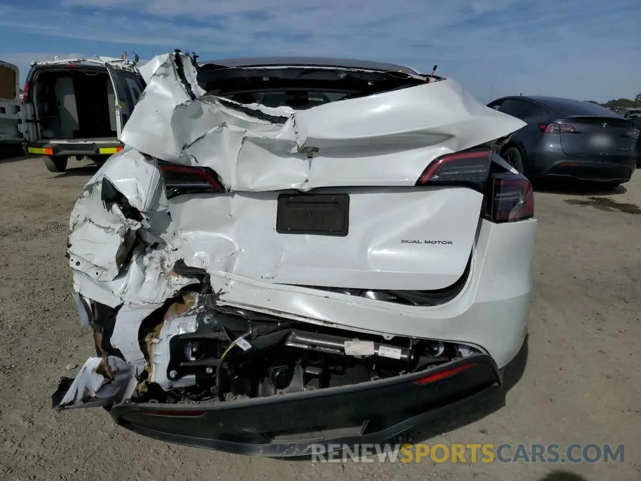 6 Photograph of a damaged car 7SAYGDEE1PF633311 TESLA MODEL Y 2023