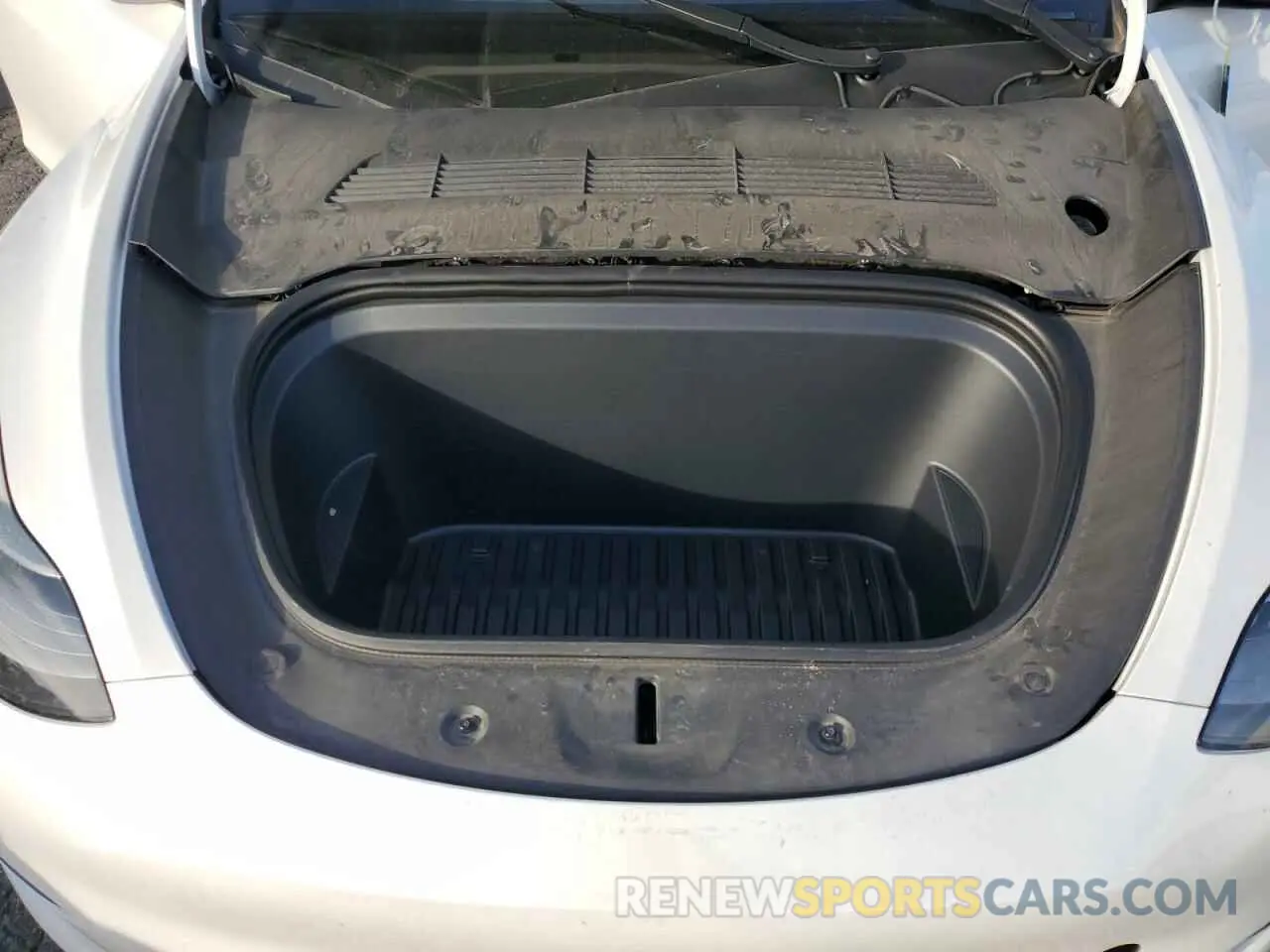 11 Photograph of a damaged car 7SAYGDEE1PF638153 TESLA MODEL Y 2023