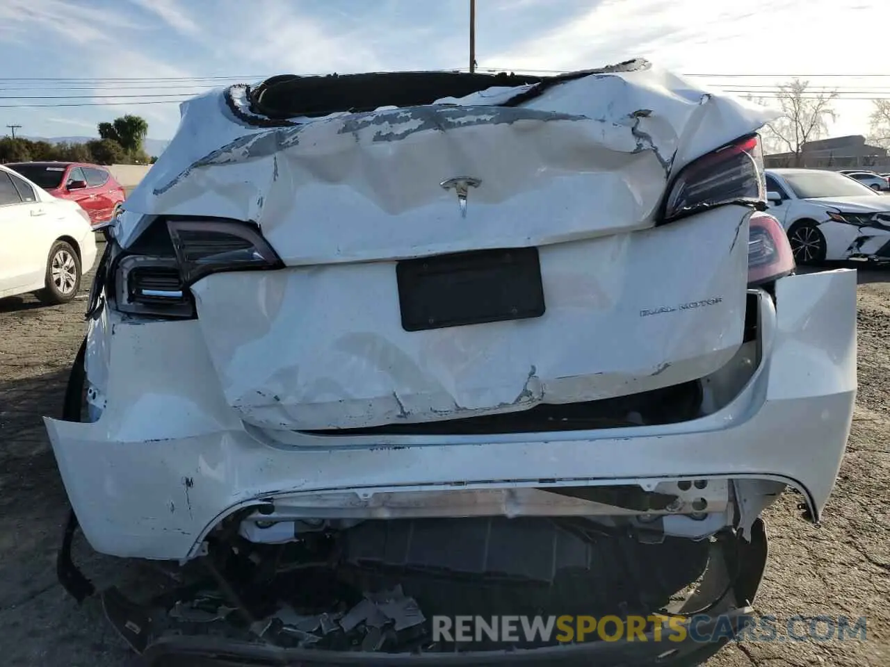 6 Photograph of a damaged car 7SAYGDEE1PF638153 TESLA MODEL Y 2023