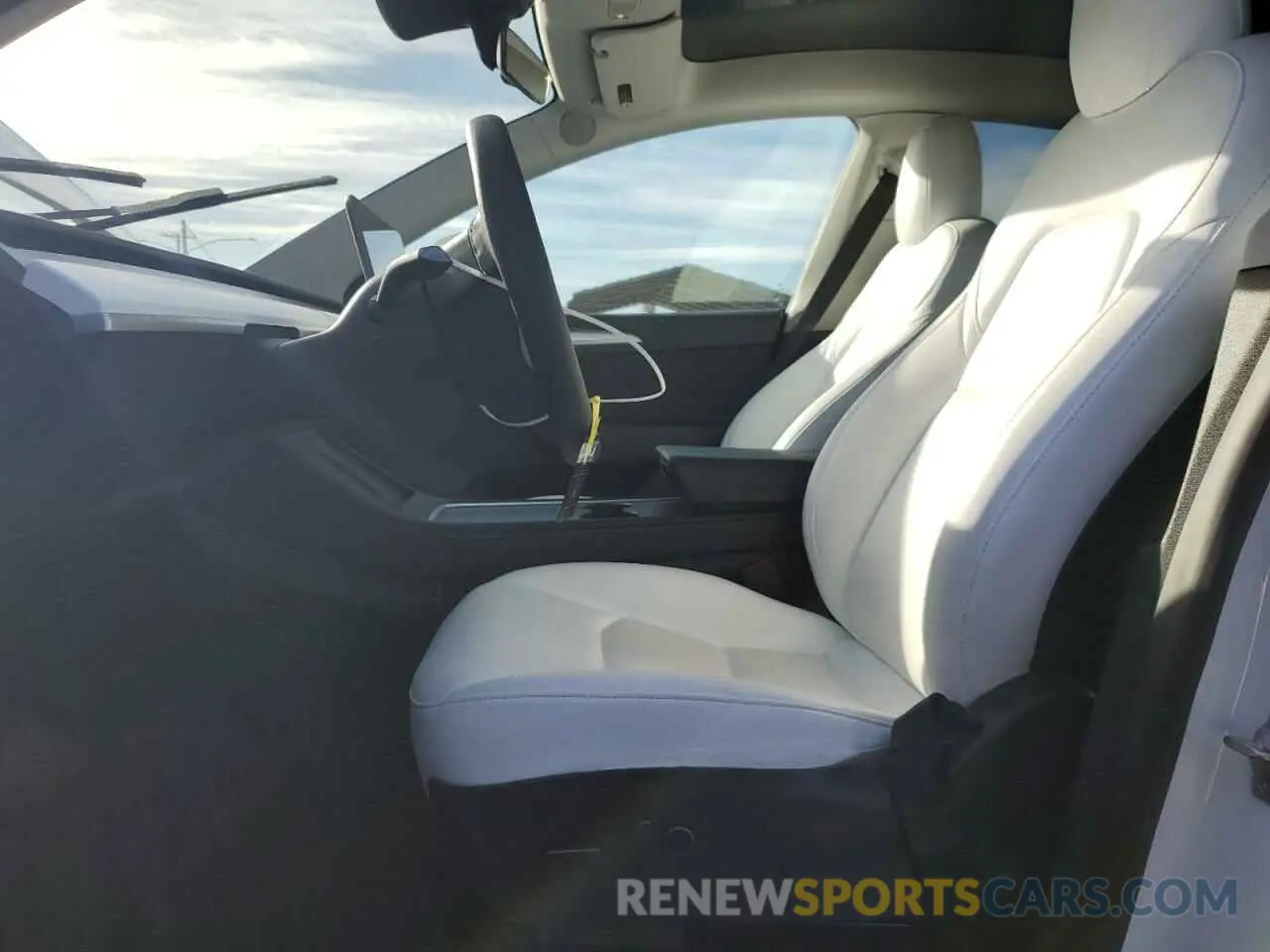 7 Photograph of a damaged car 7SAYGDEE1PF638153 TESLA MODEL Y 2023