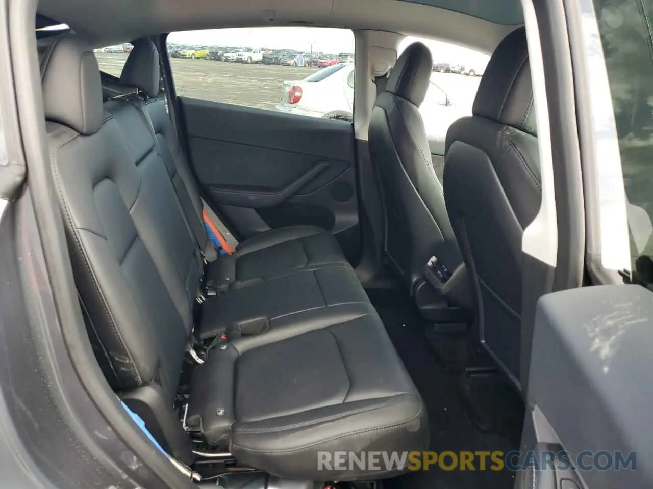 10 Photograph of a damaged car 7SAYGDEE1PF647967 TESLA MODEL Y 2023